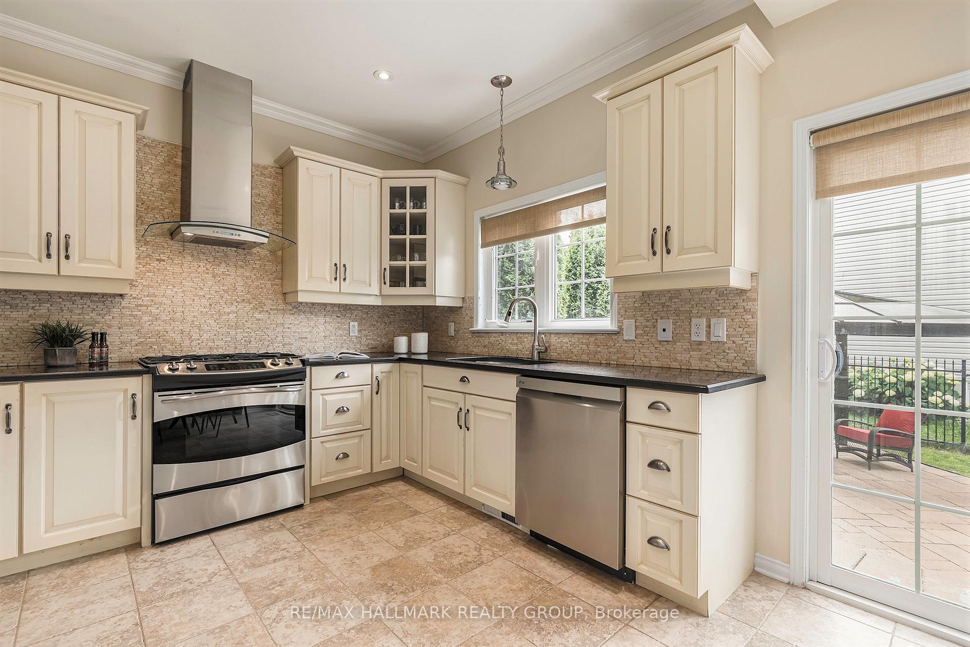 Photo 7 of 828 Dalkena Place, Ottawa, Barrhaven - Stonebridge — HOMEH