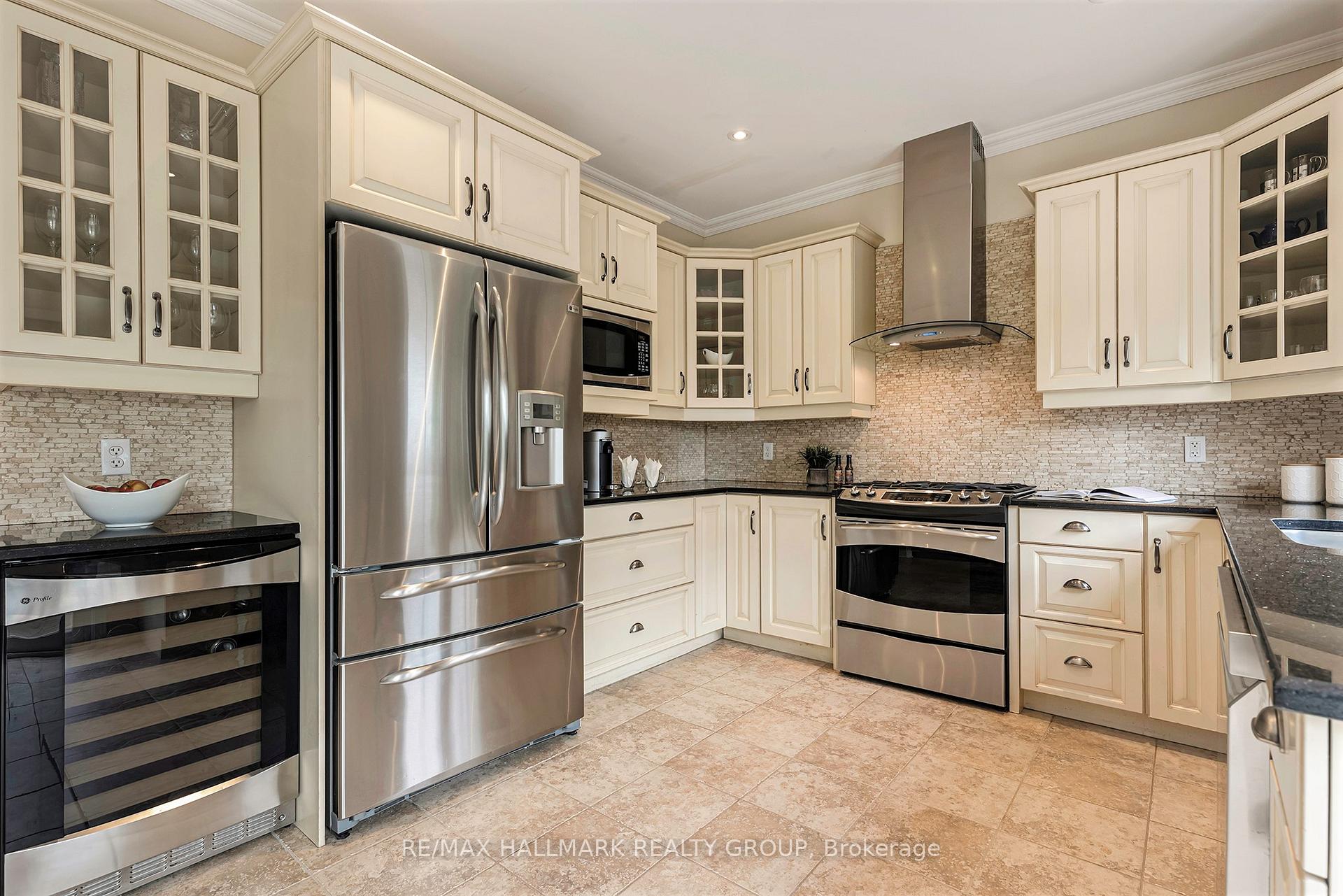 Photo 10 of 828 Dalkena Place, Ottawa, Barrhaven - Stonebridge — HOMEH