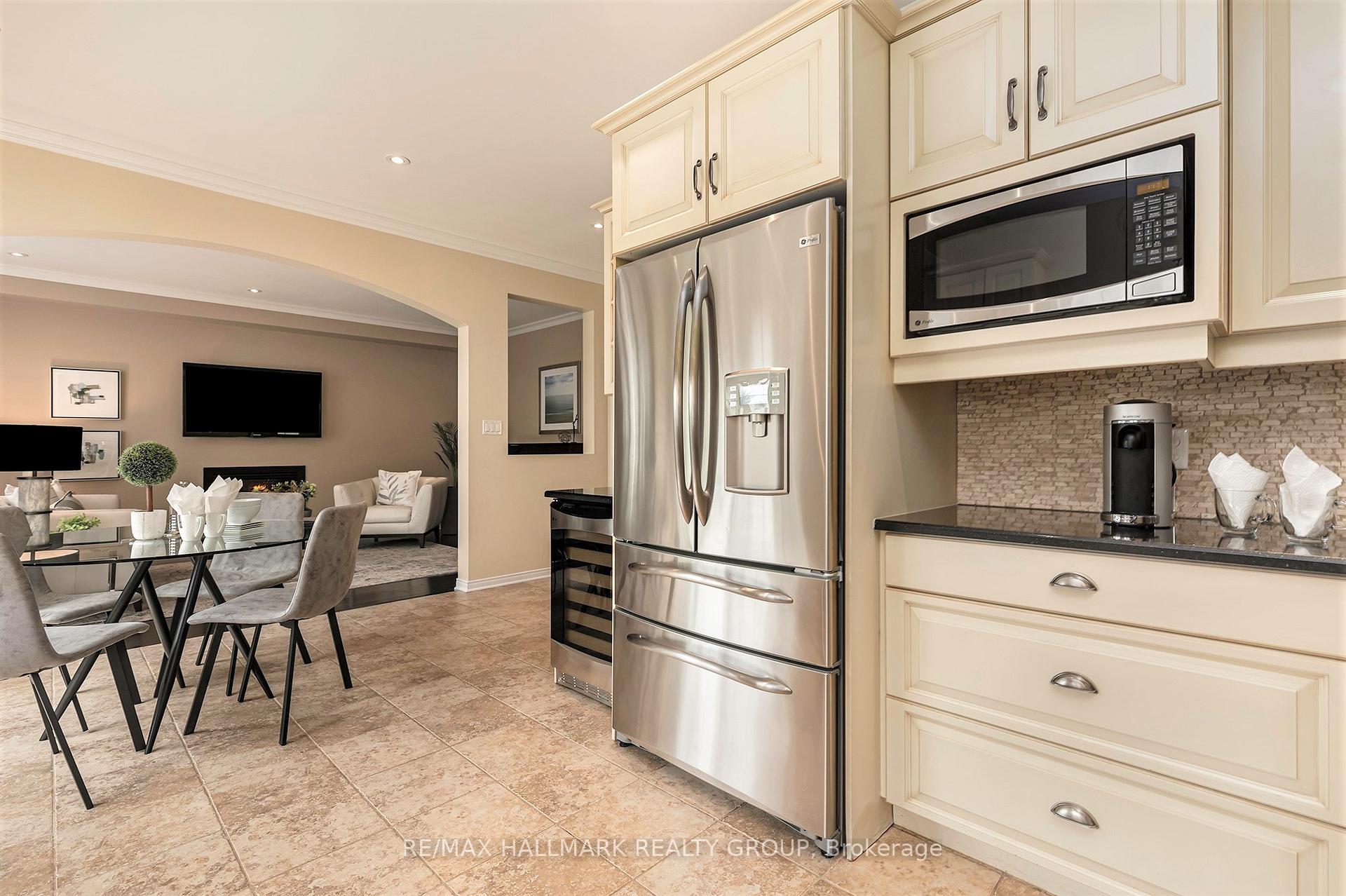 Photo 14 of 828 Dalkena Place, Ottawa, Barrhaven - Stonebridge — HOMEH