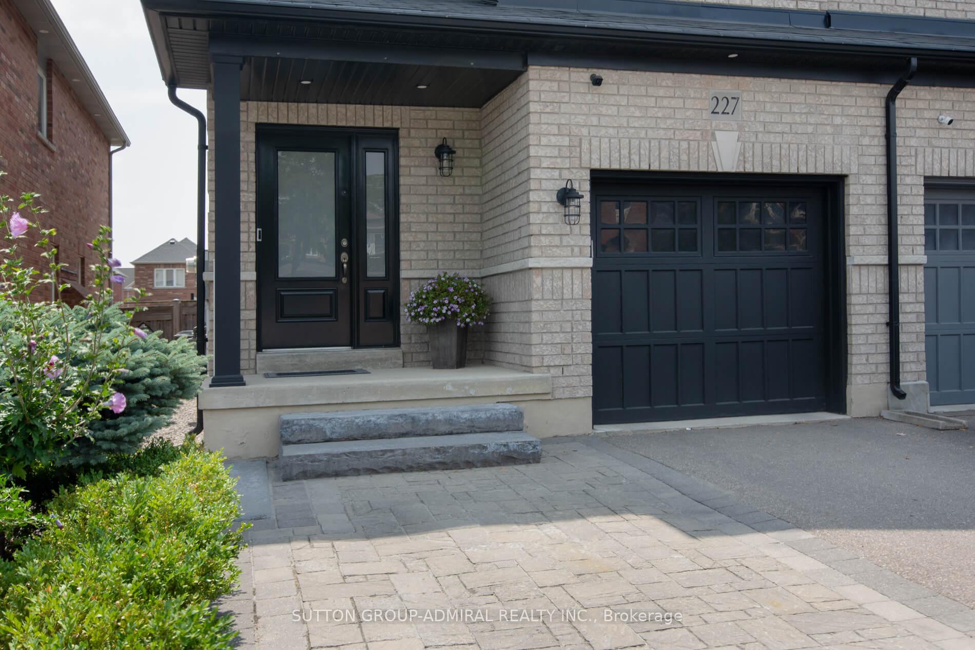 Photo 3 of 227 Canada Drive, Vaughan, Vellore Village — HOMEH