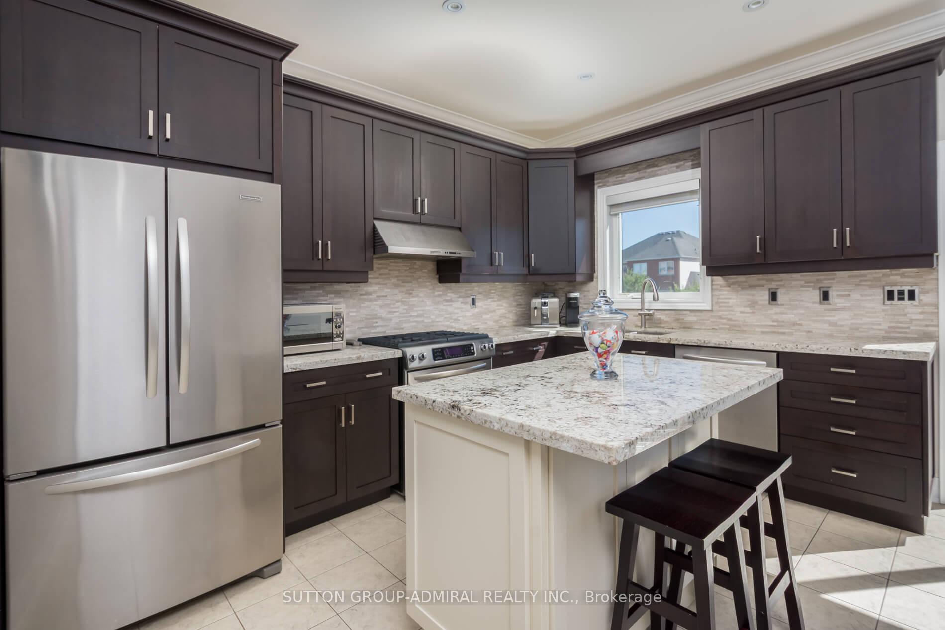 Photo 10 of 227 Canada Drive, Vaughan, Vellore Village — HOMEH