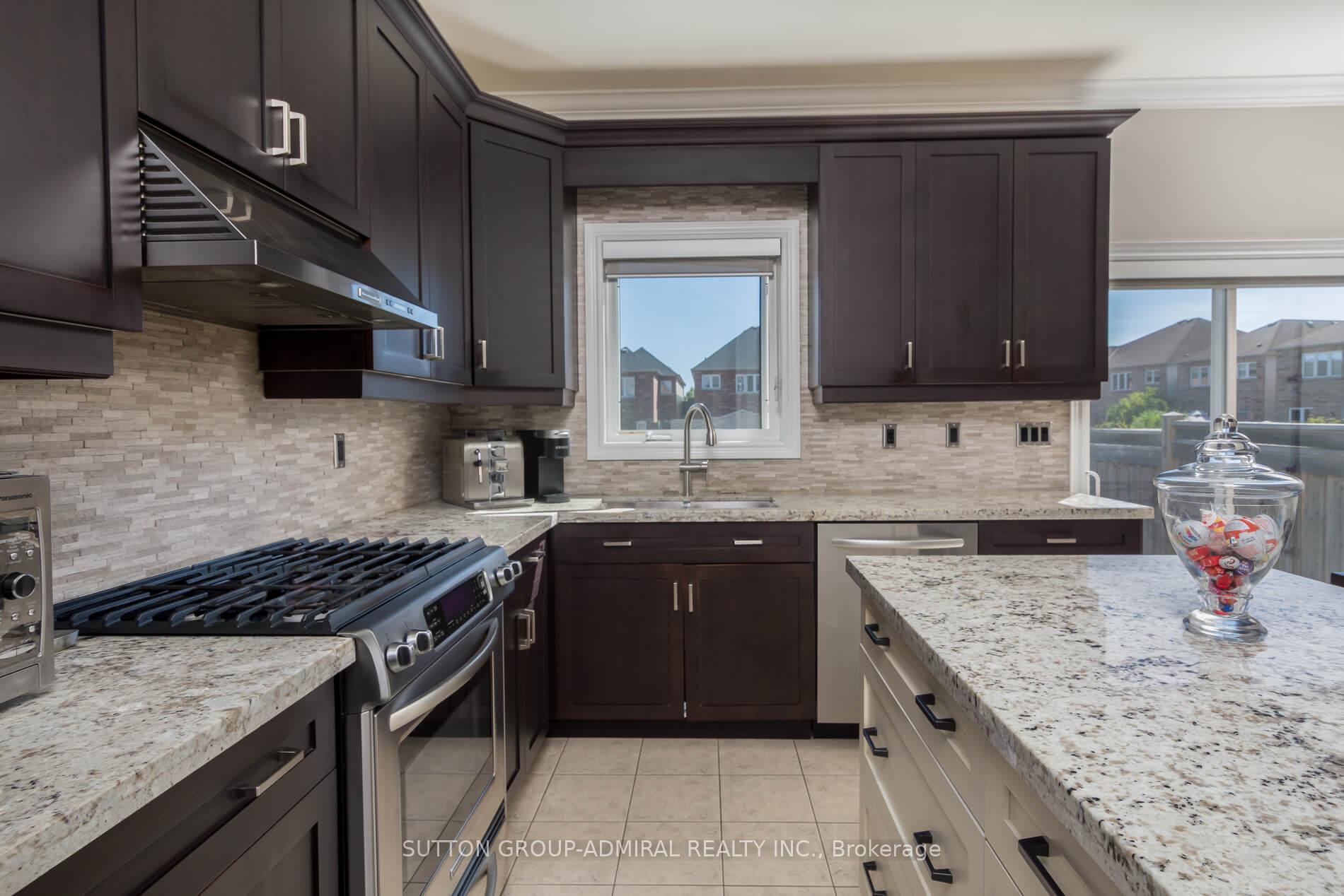 Photo 12 of 227 Canada Drive, Vaughan, Vellore Village — HOMEH
