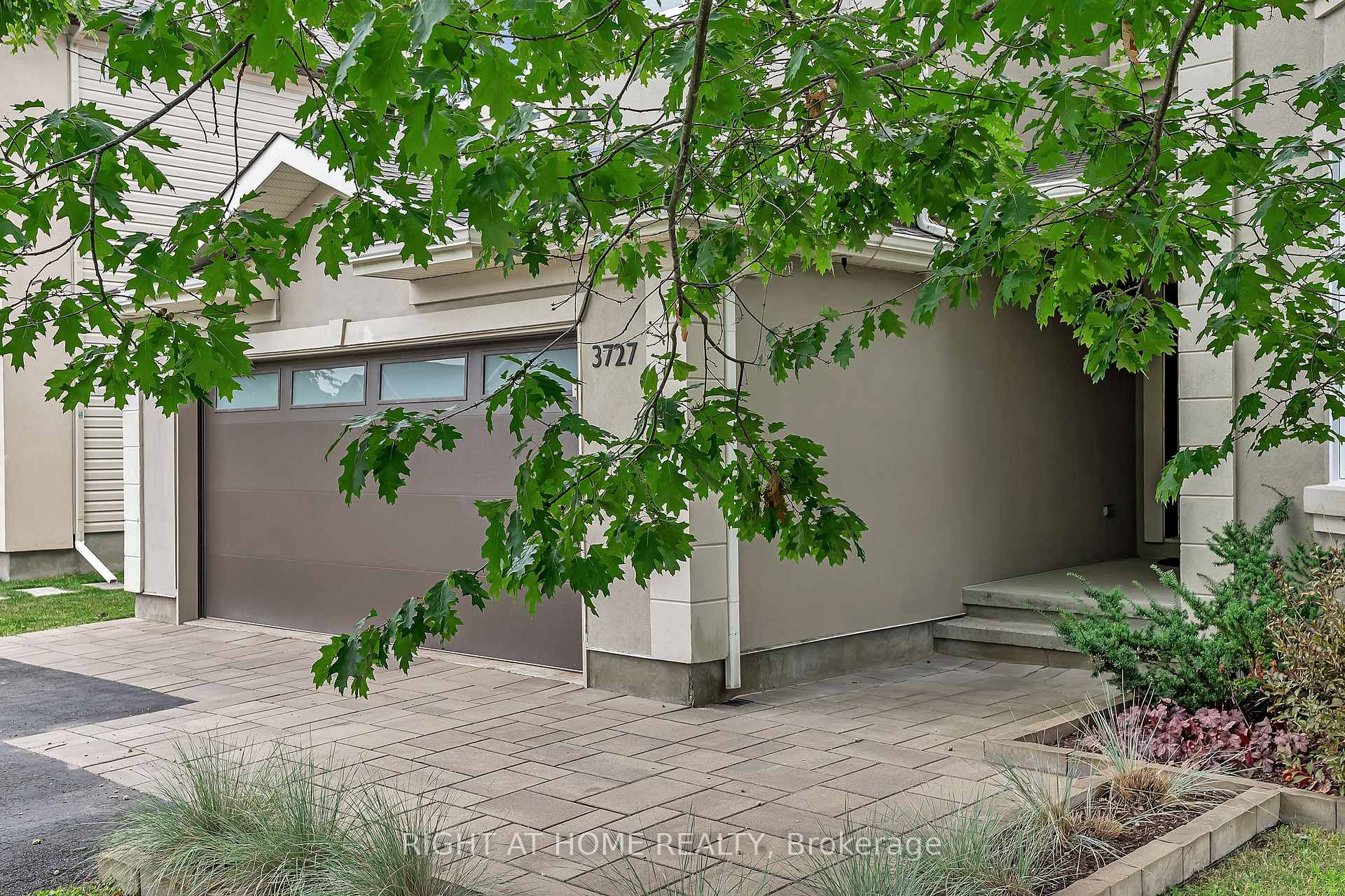 Photo 5 of 3727 Mountain Meadows Crescent, Ottawa, Riverside South/Gloucester Glen — HOMEH