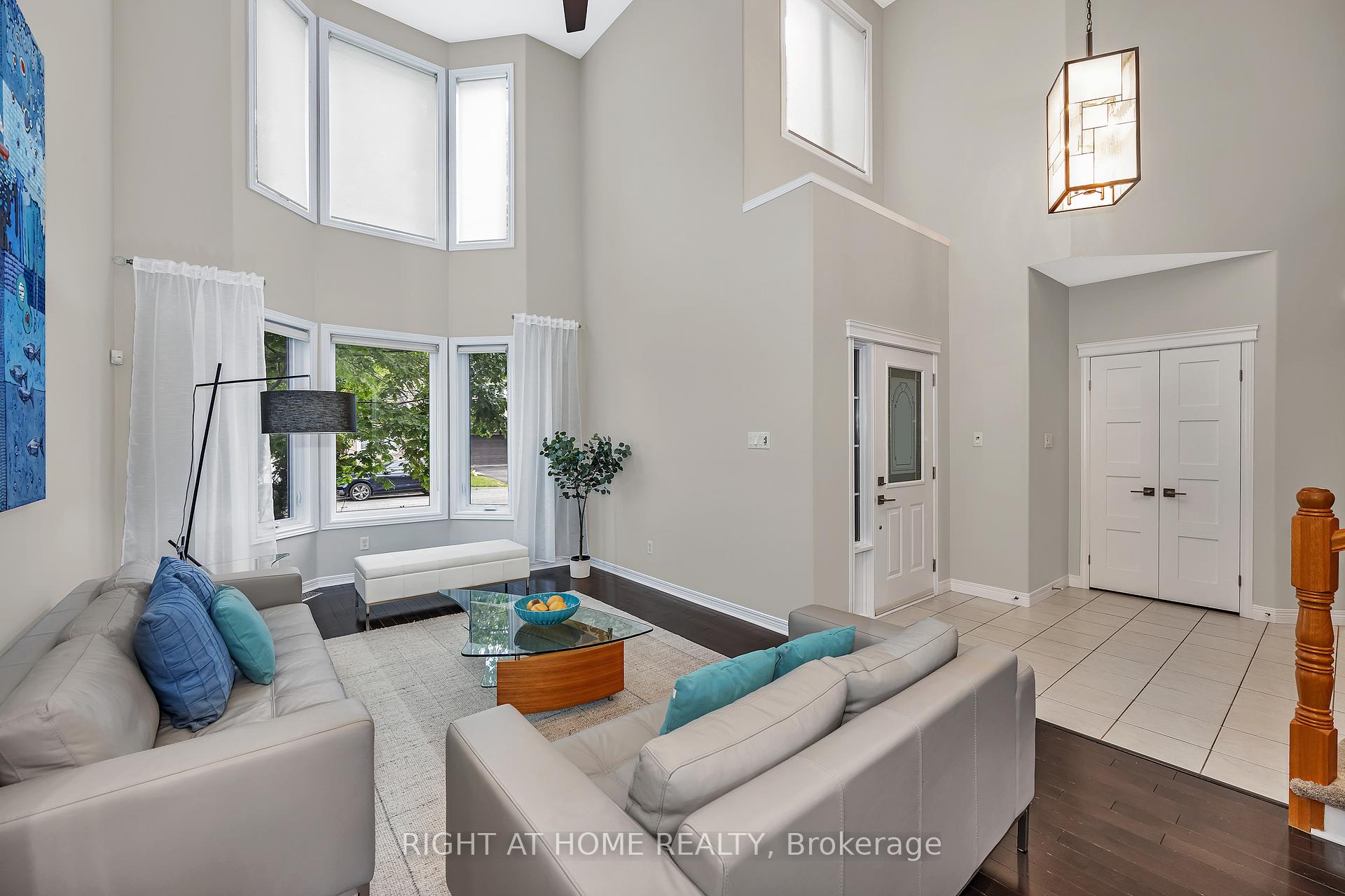 Photo 4 of 3727 Mountain Meadows Crescent, Ottawa, Riverside South/Gloucester Glen — HOMEH