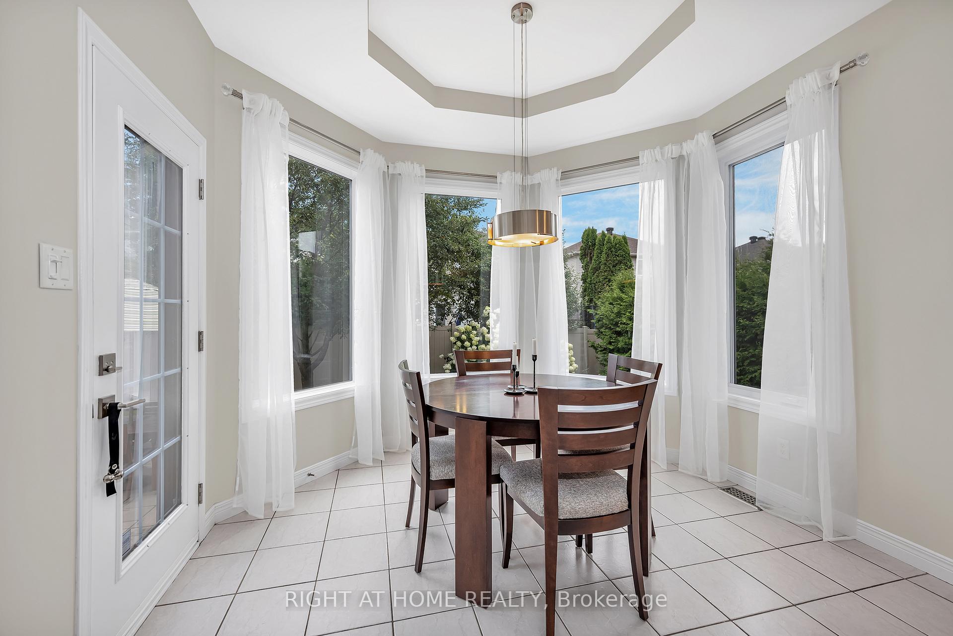 Photo 11 of 3727 Mountain Meadows Crescent, Ottawa, Riverside South/Gloucester Glen — HOMEH
