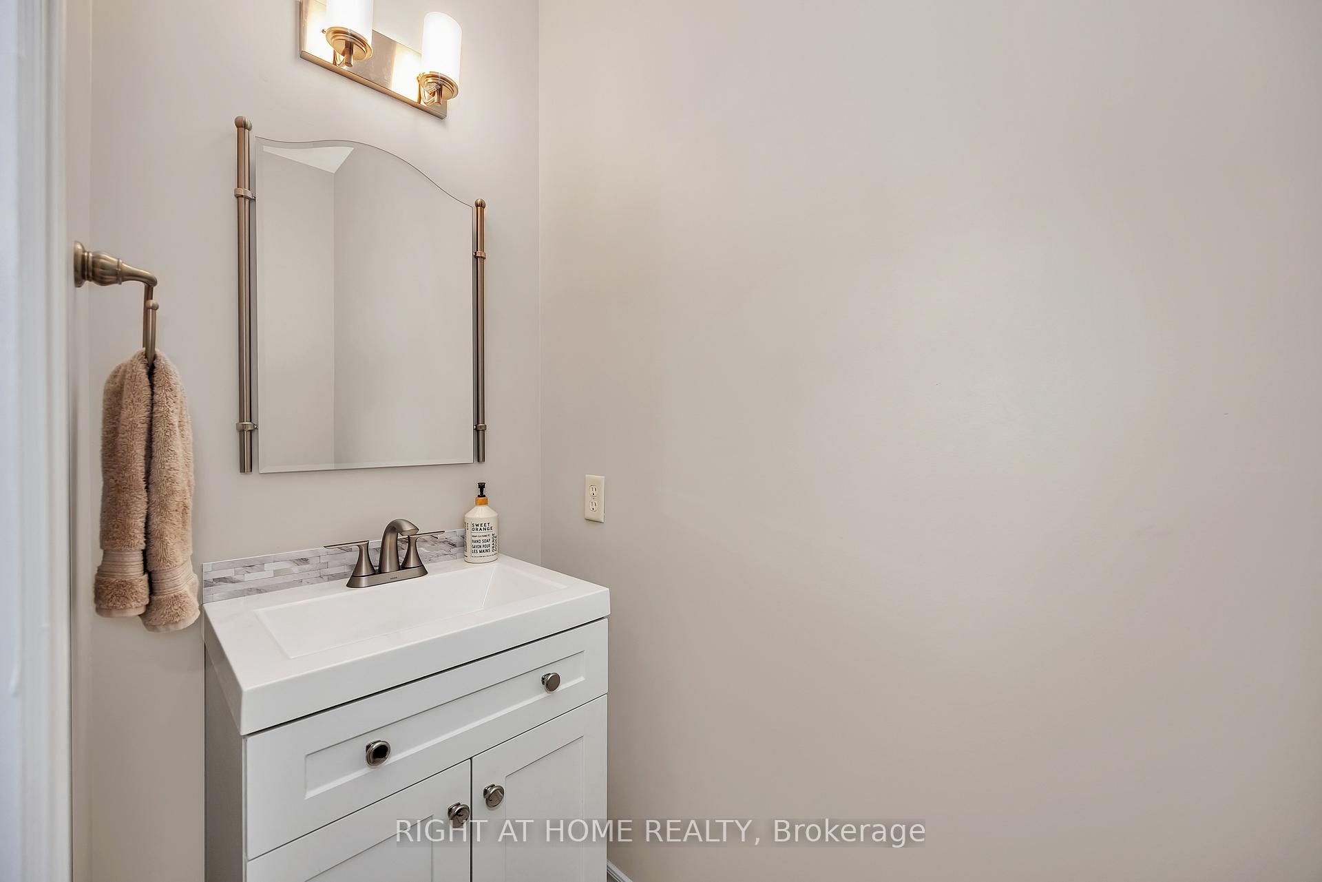 Photo 16 of 3727 Mountain Meadows Crescent, Ottawa, Riverside South/Gloucester Glen — HOMEH