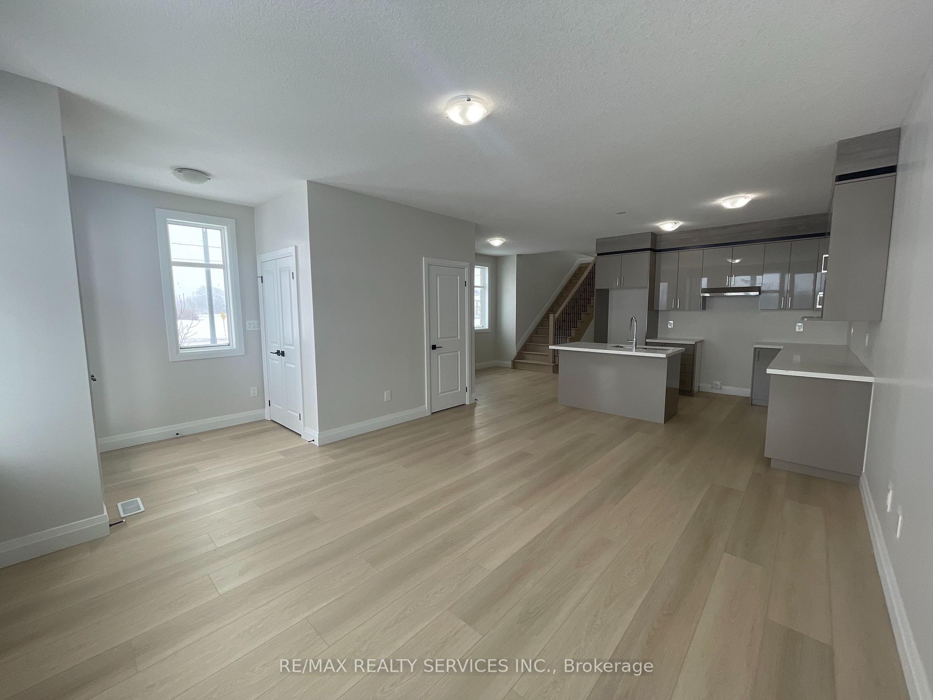 Photo 12 of 82 Warren Trail, Welland, Lincoln/Crowland — HOMEH
