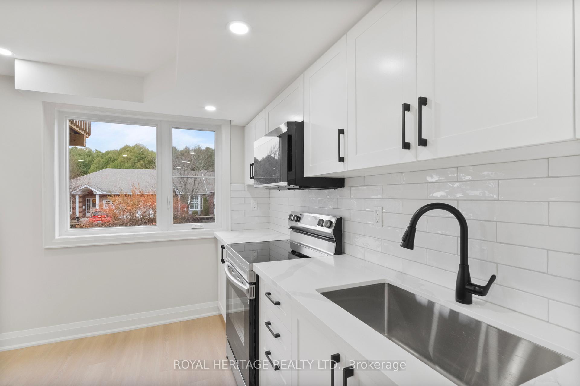 Photo 8 of 69 Pine Gate Place, Whitby, Williamsburg — HOMEH