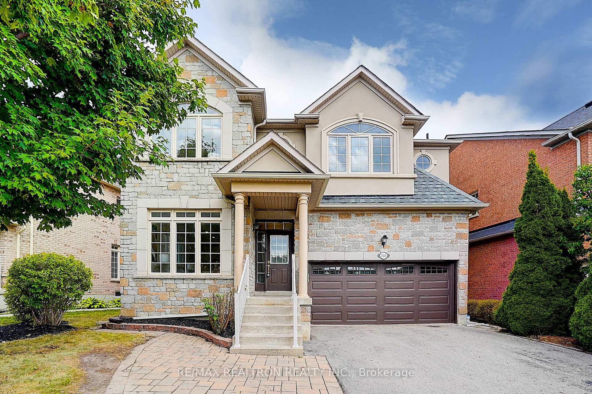 Photo 2 of 346 Autumn Hill Boulevard, Vaughan, Patterson — HOMEH
