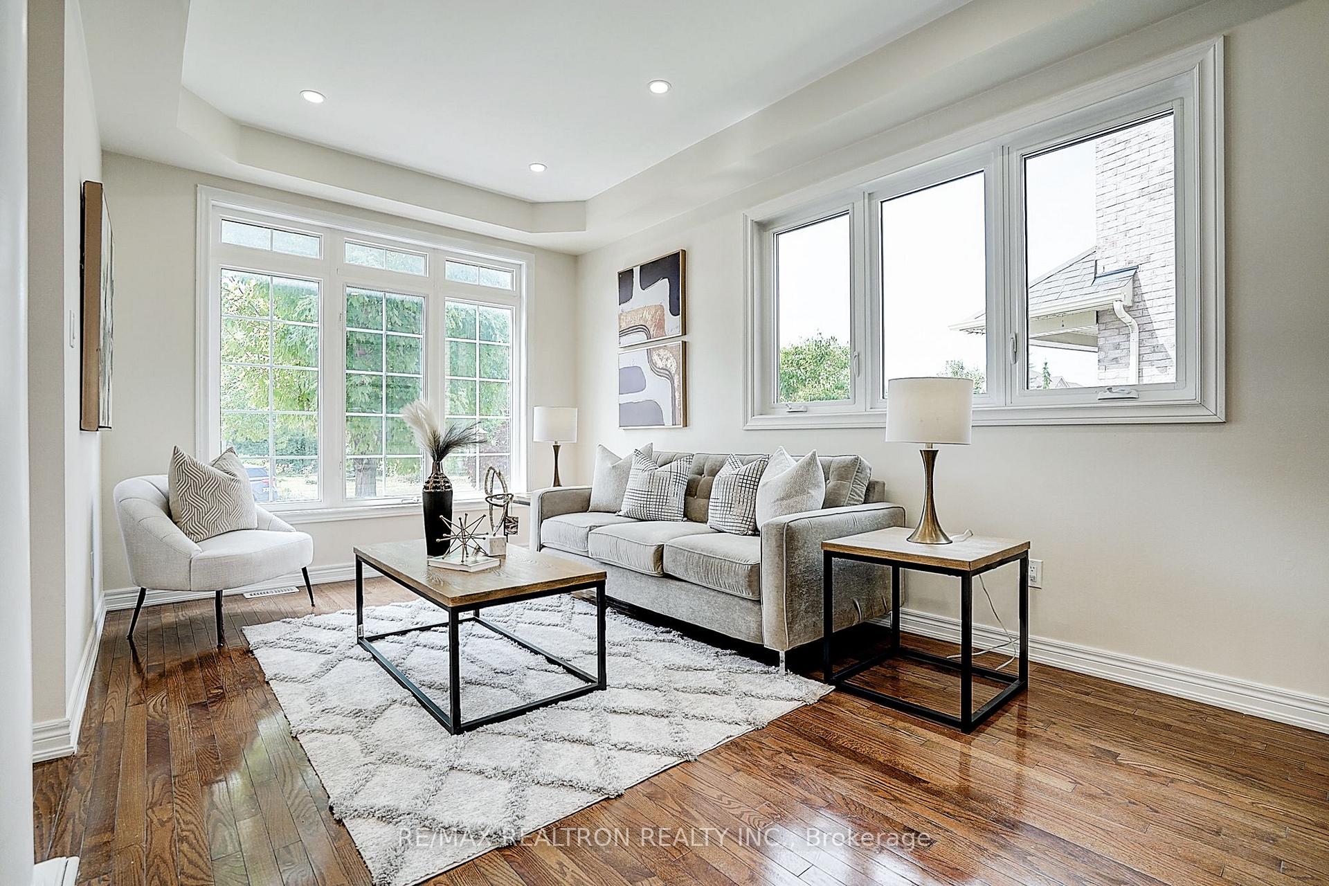 Photo 3 of 346 Autumn Hill Boulevard, Vaughan, Patterson — HOMEH