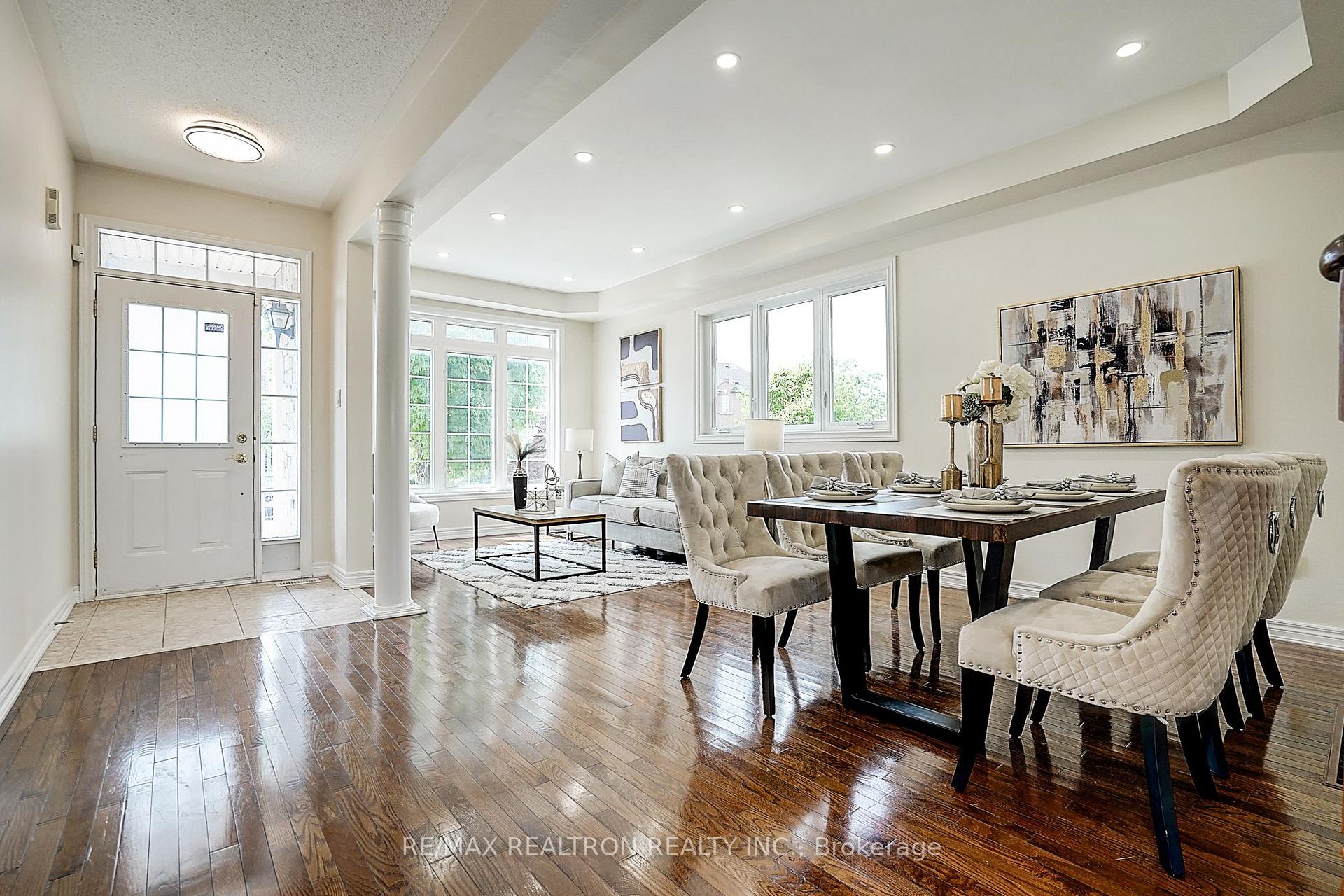 Photo 5 of 346 Autumn Hill Boulevard, Vaughan, Patterson — HOMEH