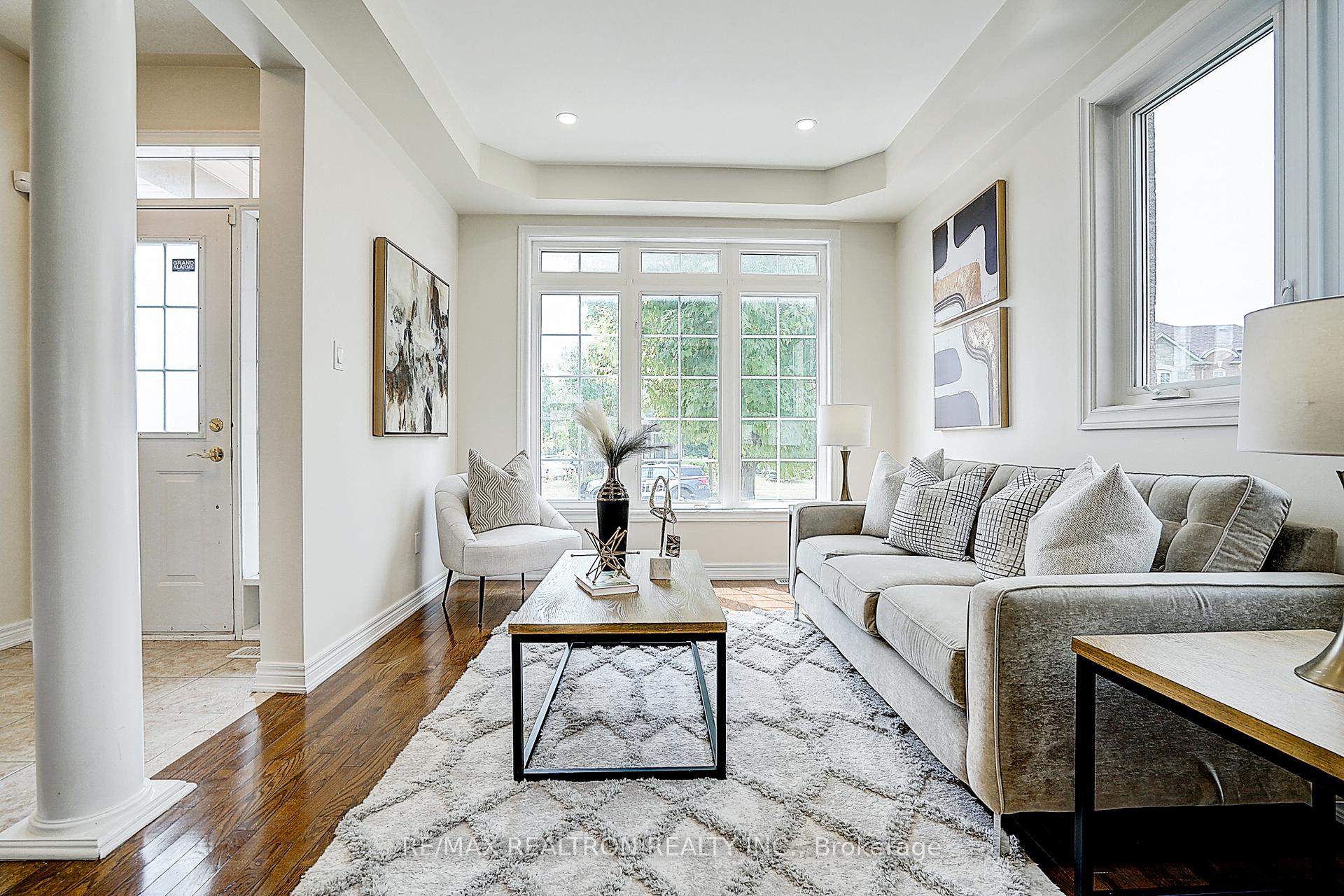 Photo 6 of 346 Autumn Hill Boulevard, Vaughan, Patterson — HOMEH