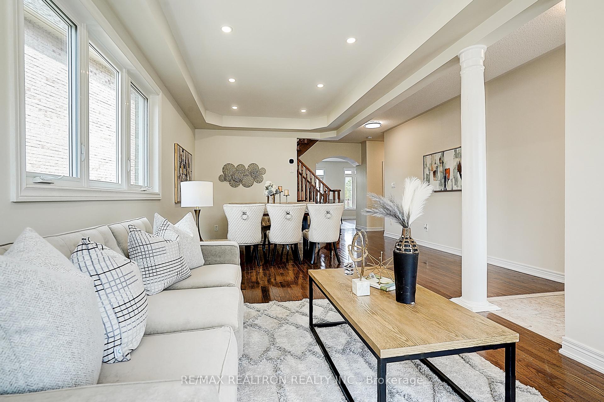 Photo 7 of 346 Autumn Hill Boulevard, Vaughan, Patterson — HOMEH