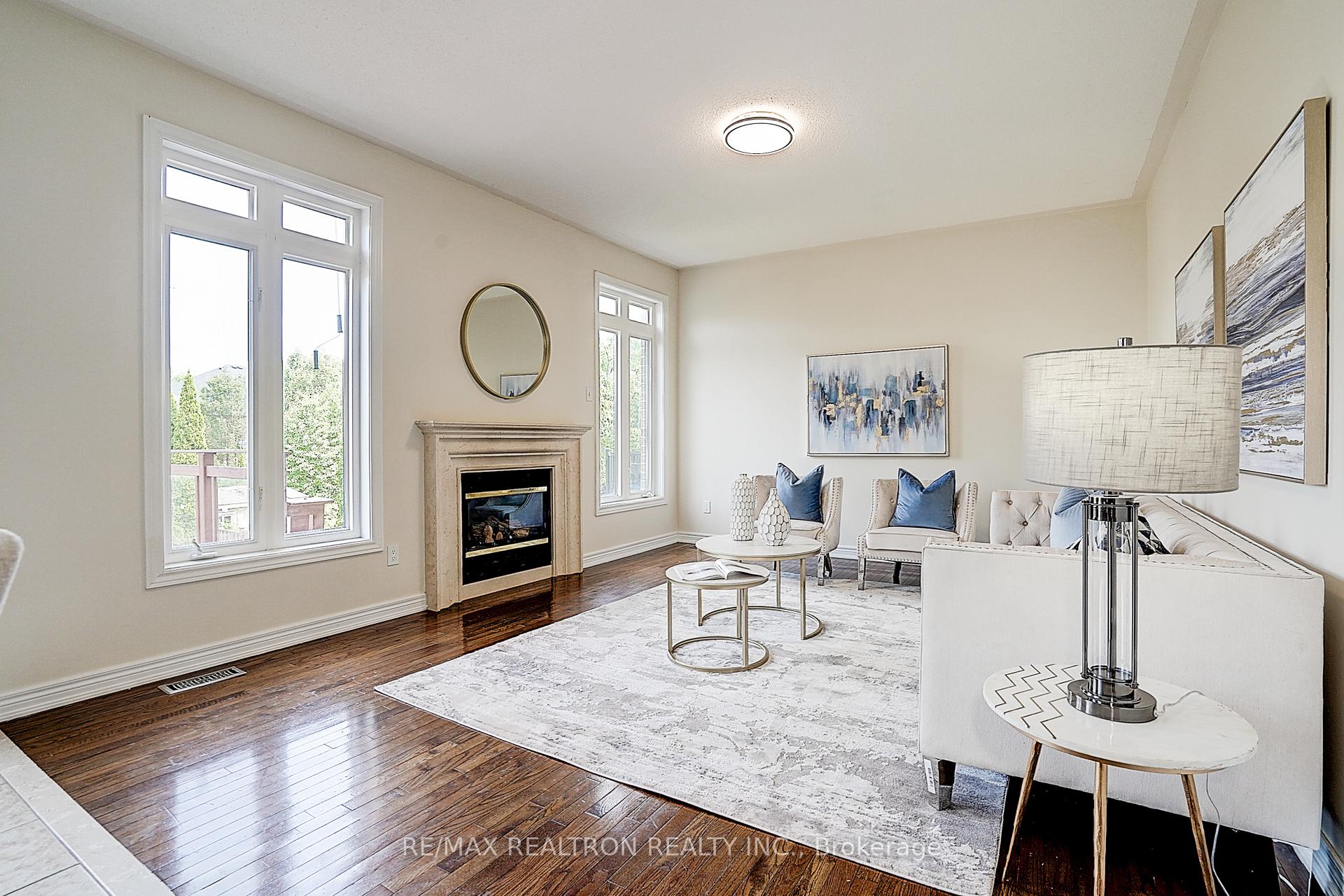 Photo 11 of 346 Autumn Hill Boulevard, Vaughan, Patterson — HOMEH