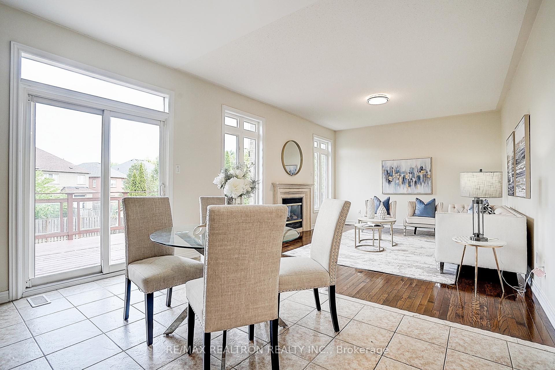 Photo 18 of 346 Autumn Hill Boulevard, Vaughan, Patterson — HOMEH