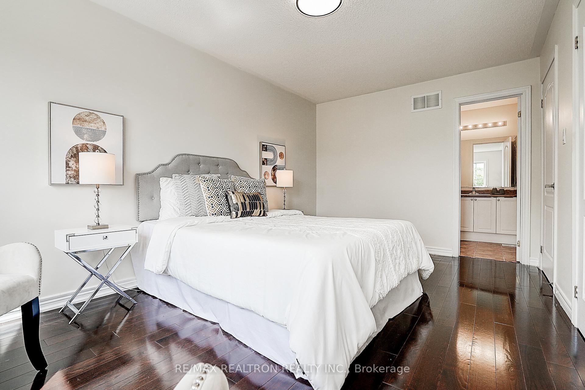 Photo 38 of 346 Autumn Hill Boulevard, Vaughan, Patterson — HOMEH