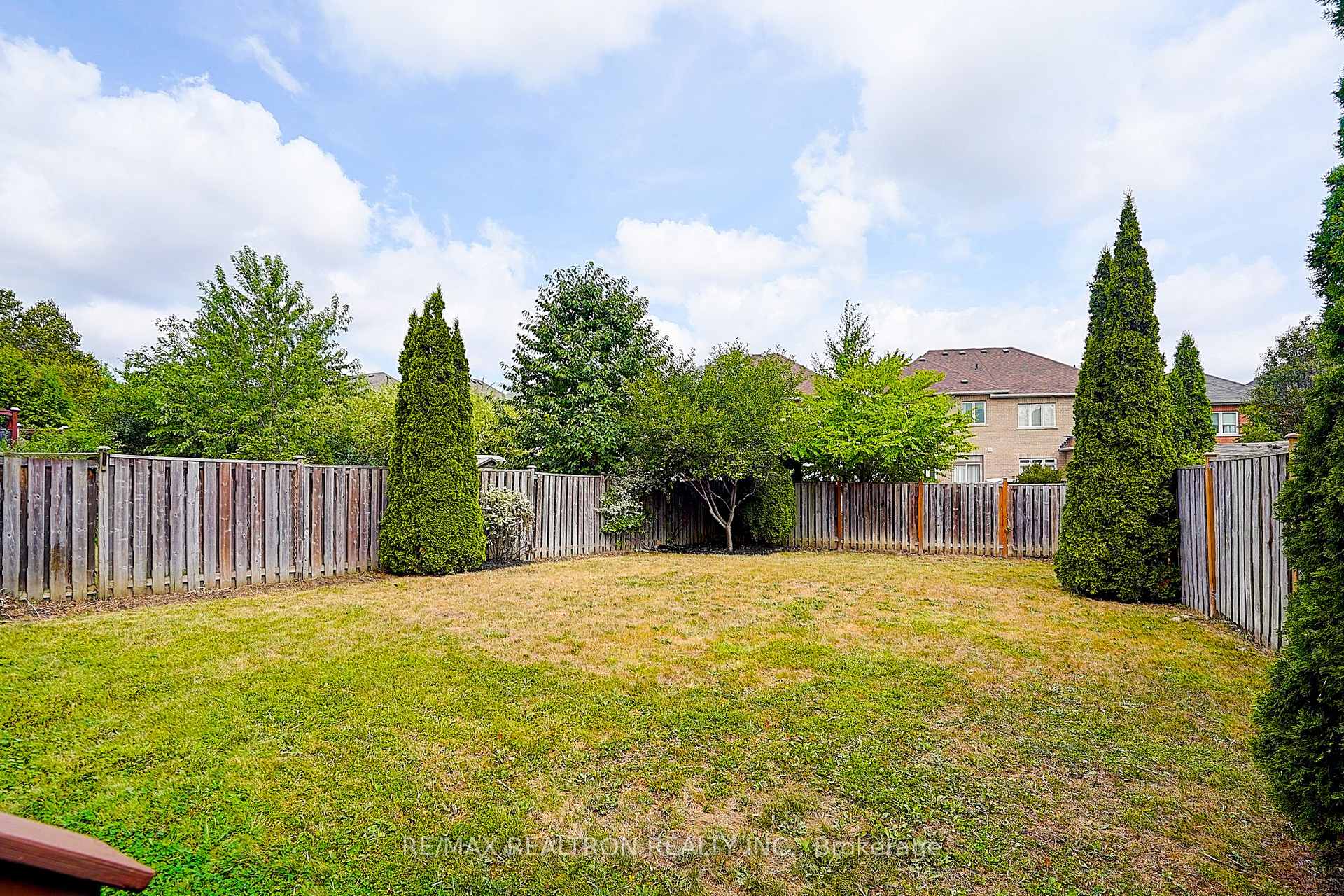 Photo 49 of 346 Autumn Hill Boulevard, Vaughan, Patterson — HOMEH