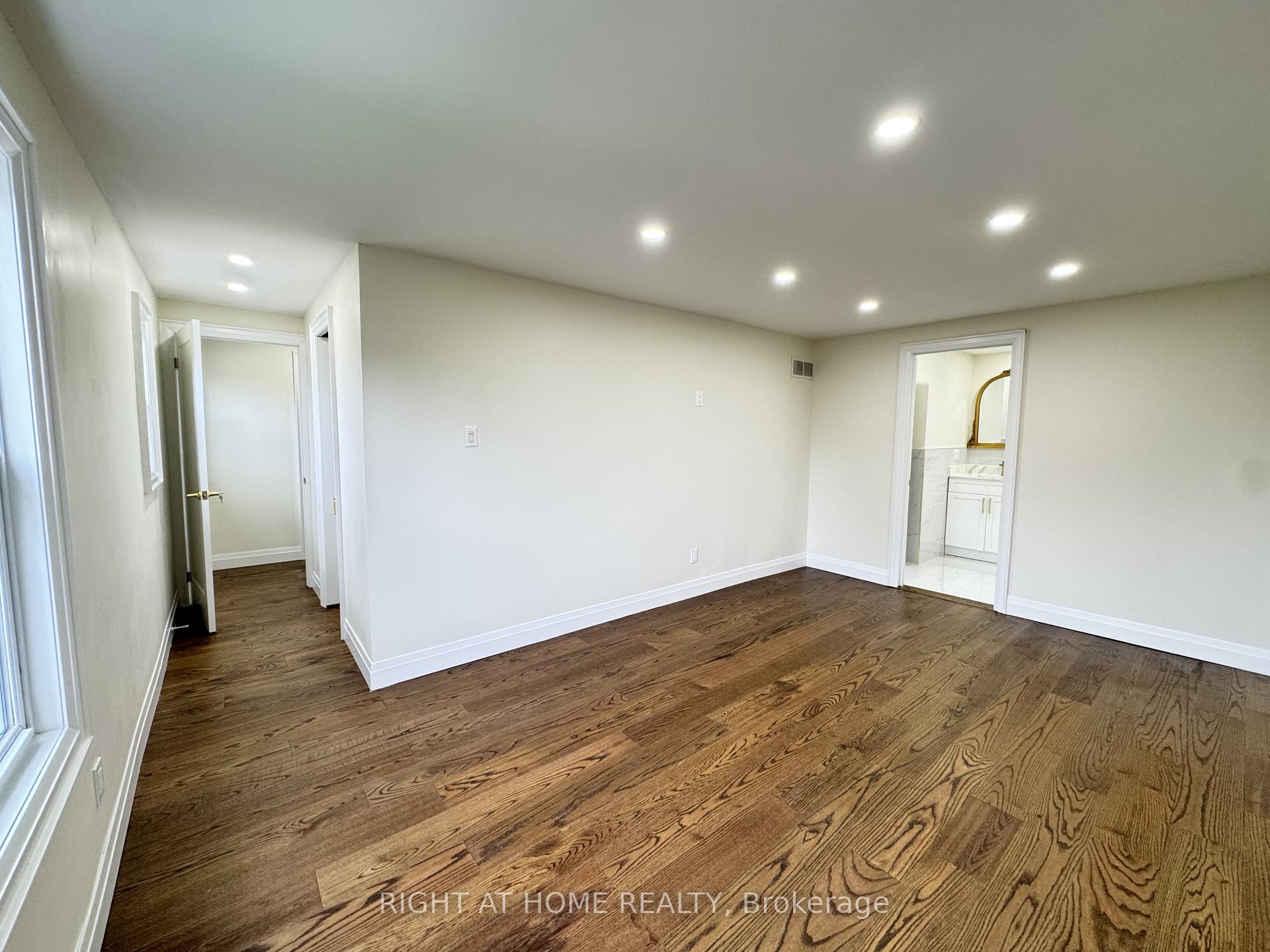 Photo 11 of 247 Hickling Trail, Barrie, Grove East — HOMEH