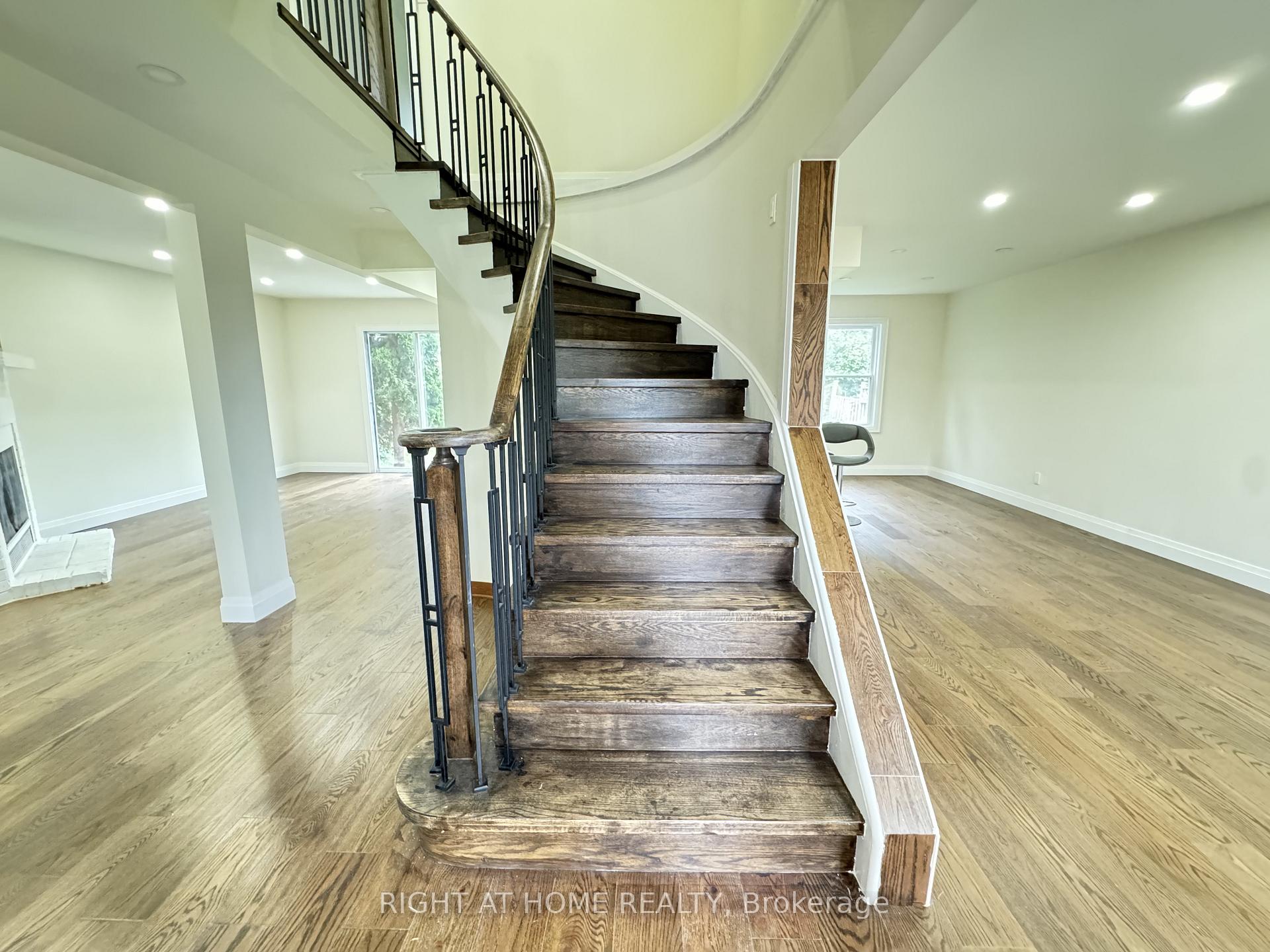Photo 14 of 247 Hickling Trail, Barrie, Grove East — HOMEH