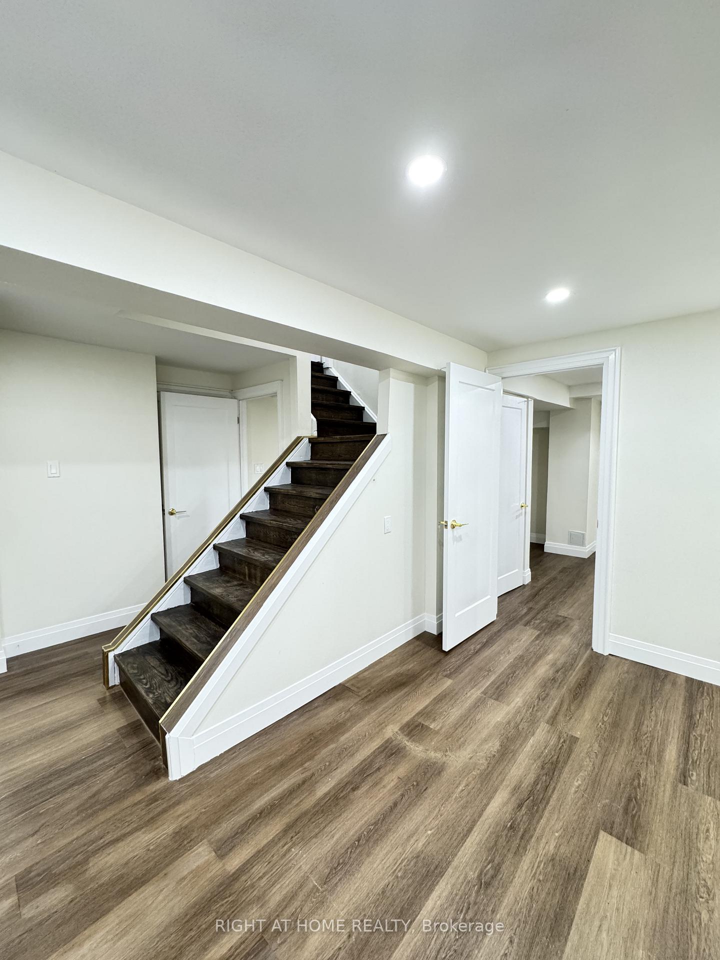 Photo 13 of 247 Hickling Trail, Barrie, Grove East — HOMEH