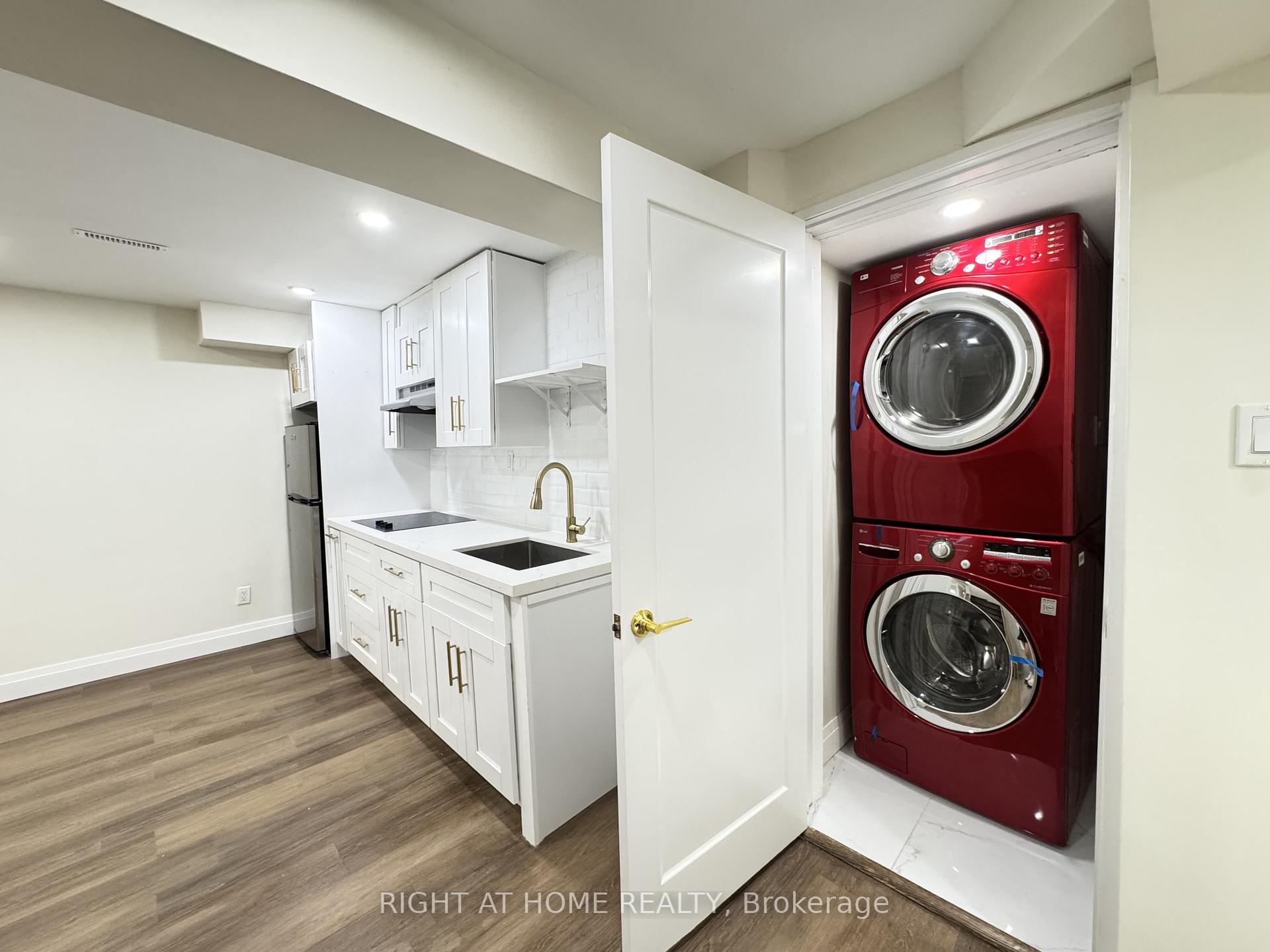 Photo 17 of 247 Hickling Trail, Barrie, Grove East — HOMEH