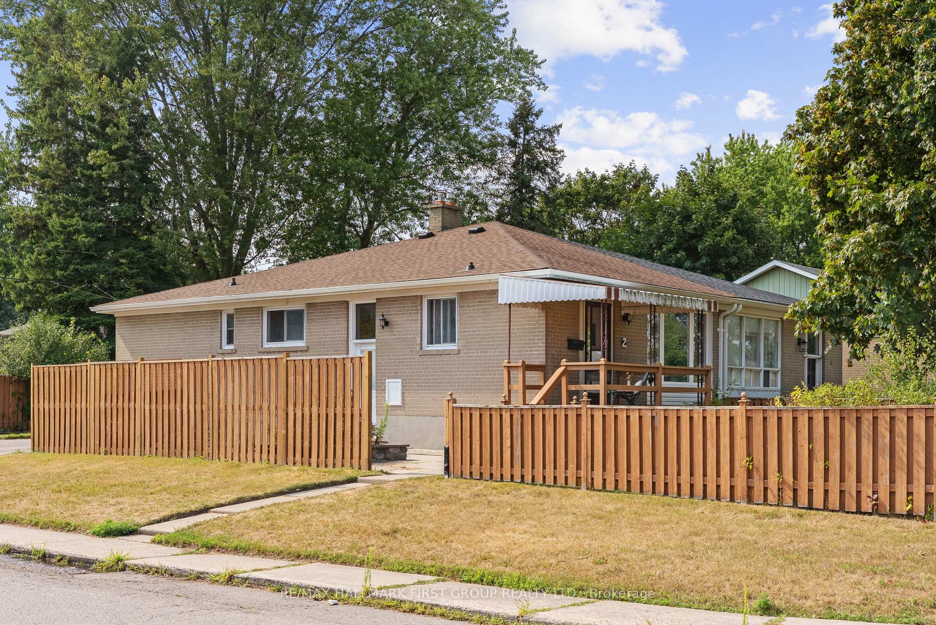Photo 1 of 2 Thorncroft Crescent, Ajax, South East — HOMEH