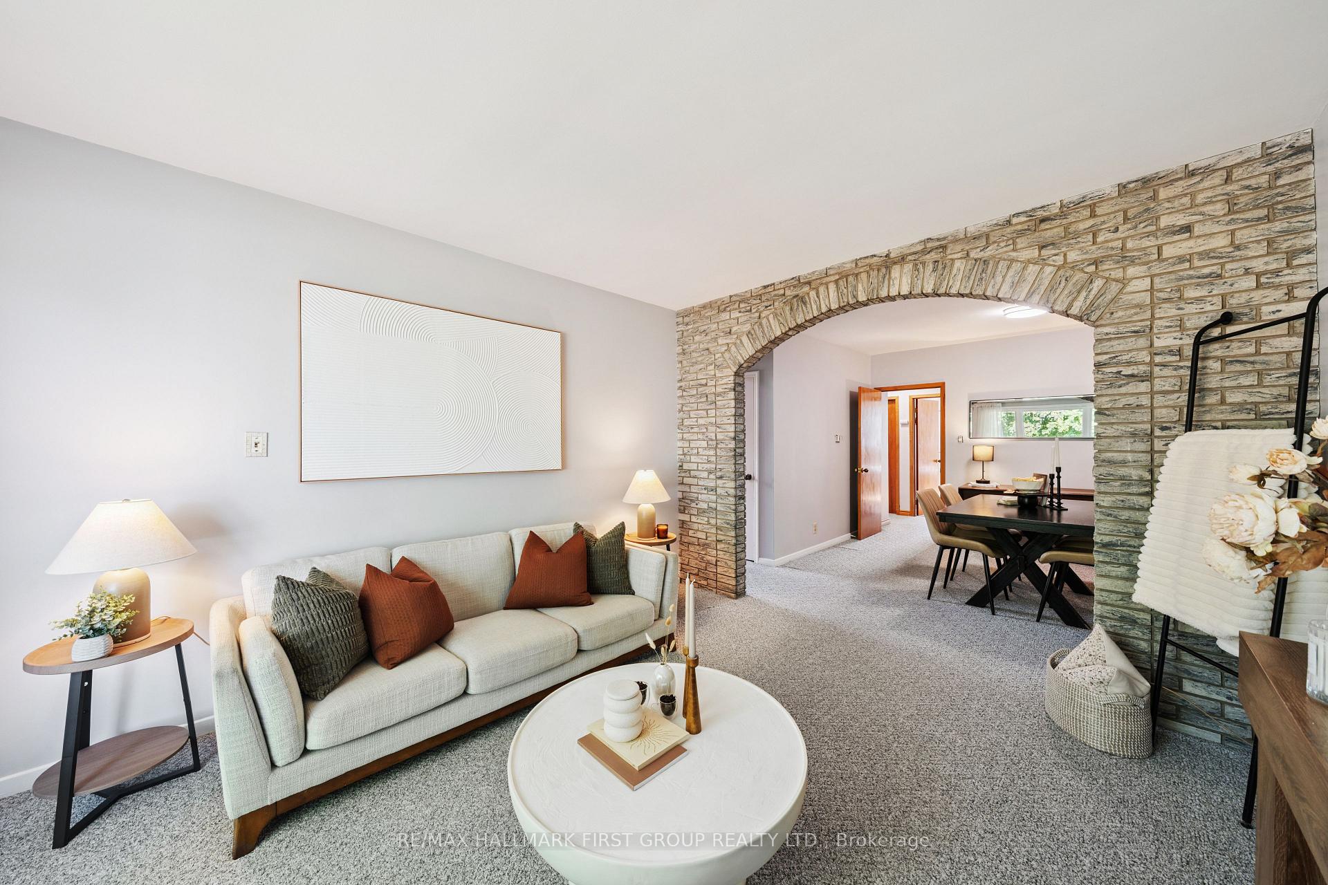Photo 6 of 2 Thorncroft Crescent, Ajax, South East — HOMEH