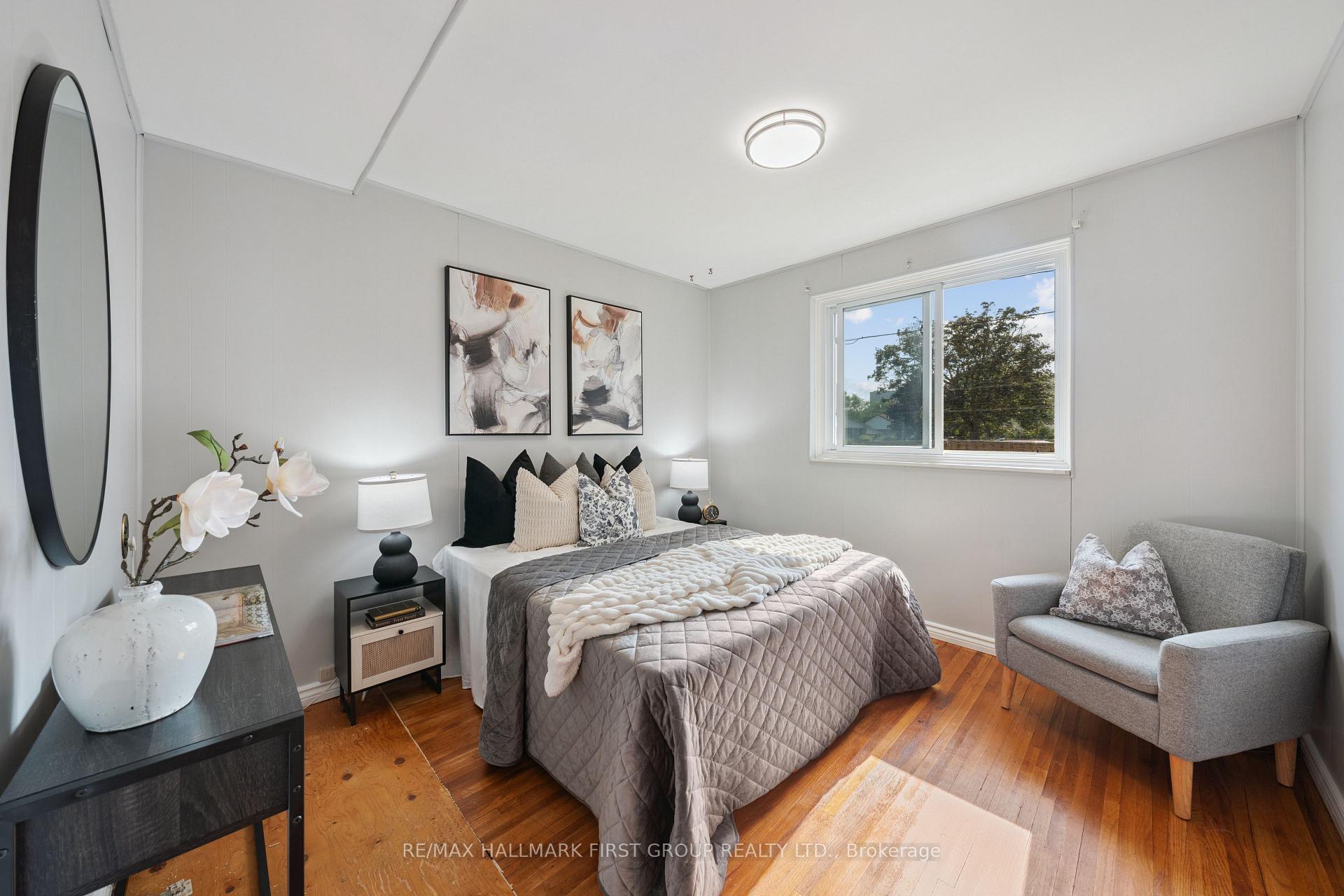 Photo 8 of 2 Thorncroft Crescent, Ajax, South East — HOMEH