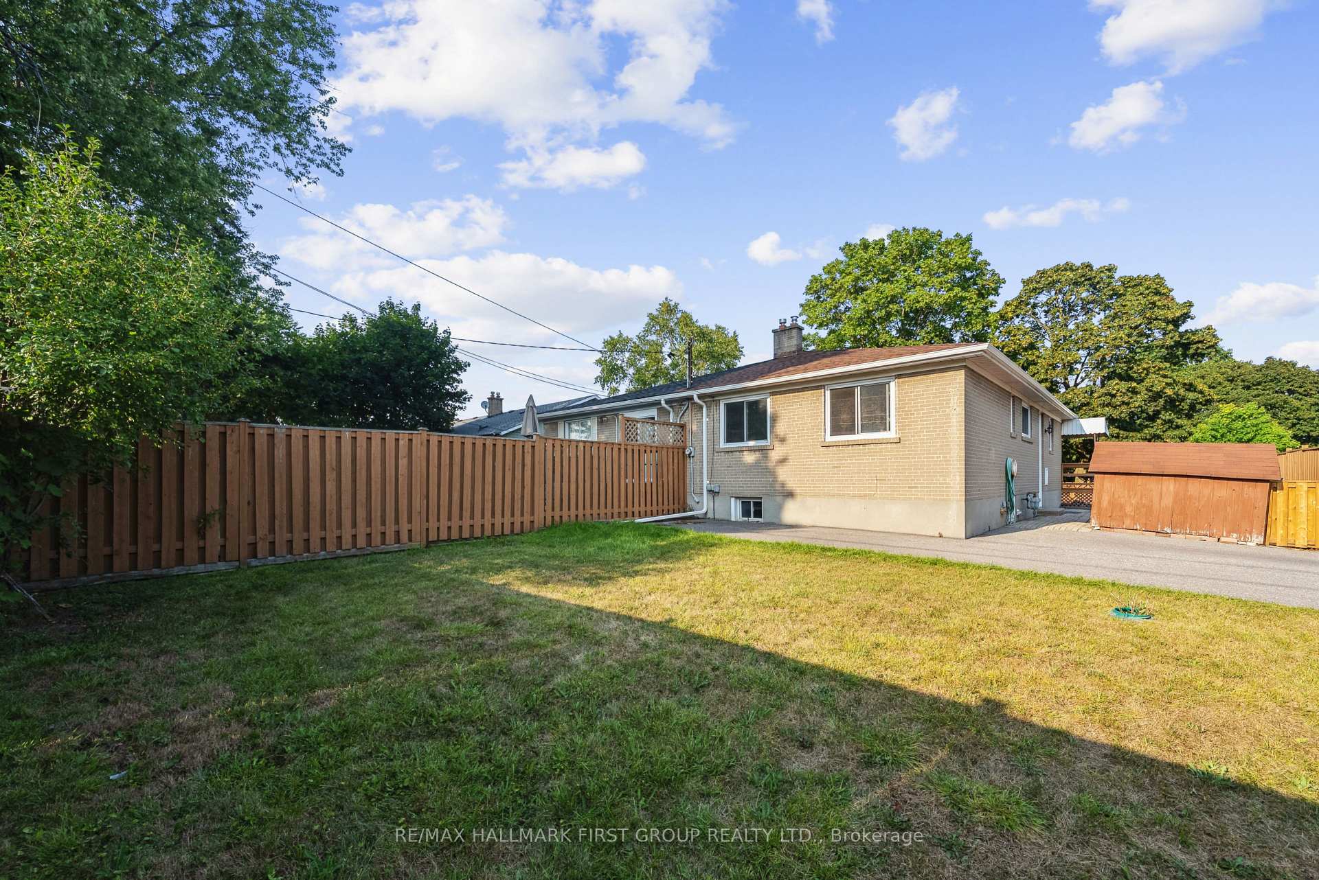 Photo 12 of 2 Thorncroft Crescent, Ajax, South East — HOMEH