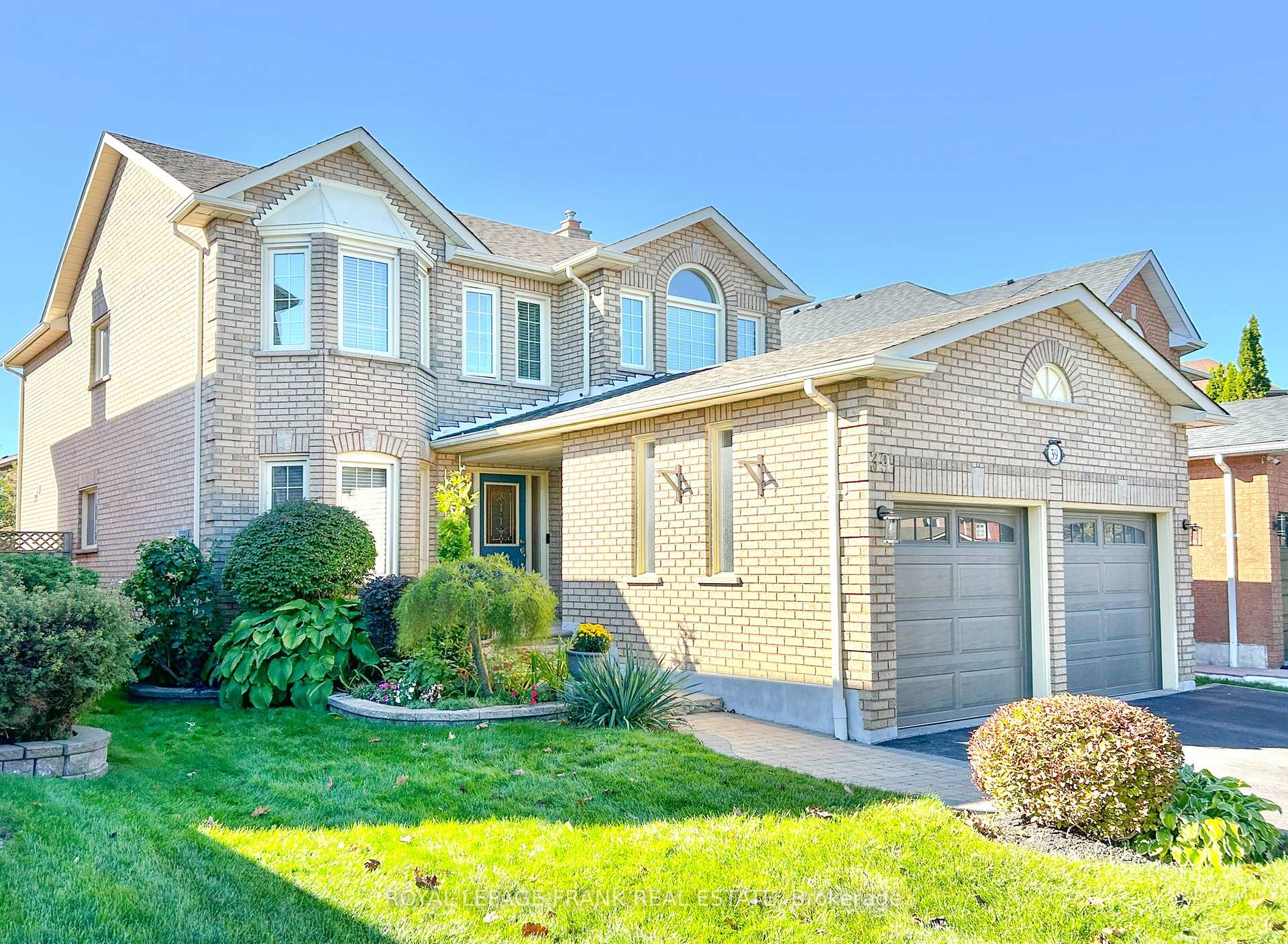 Photo 1 of 39 Winterberry Drive, Whitby, Rolling Acres — HOMEH