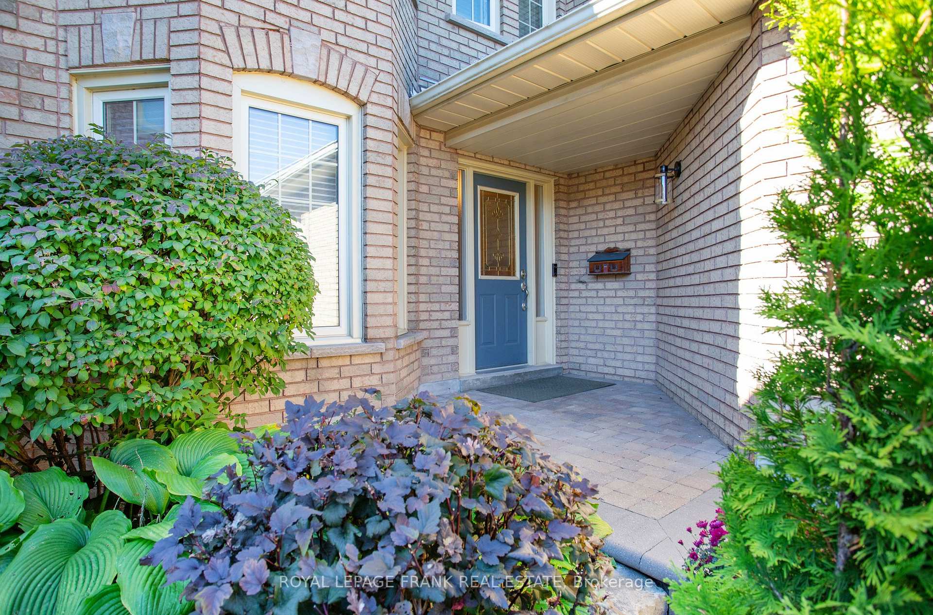 Photo 3 of 39 Winterberry Drive, Whitby, Rolling Acres — HOMEH