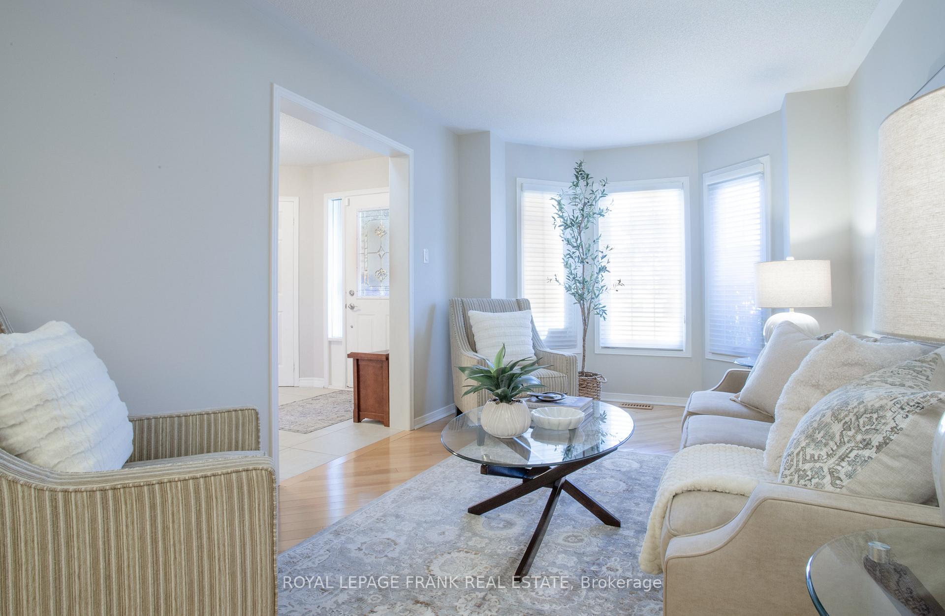 Photo 6 of 39 Winterberry Drive, Whitby, Rolling Acres — HOMEH