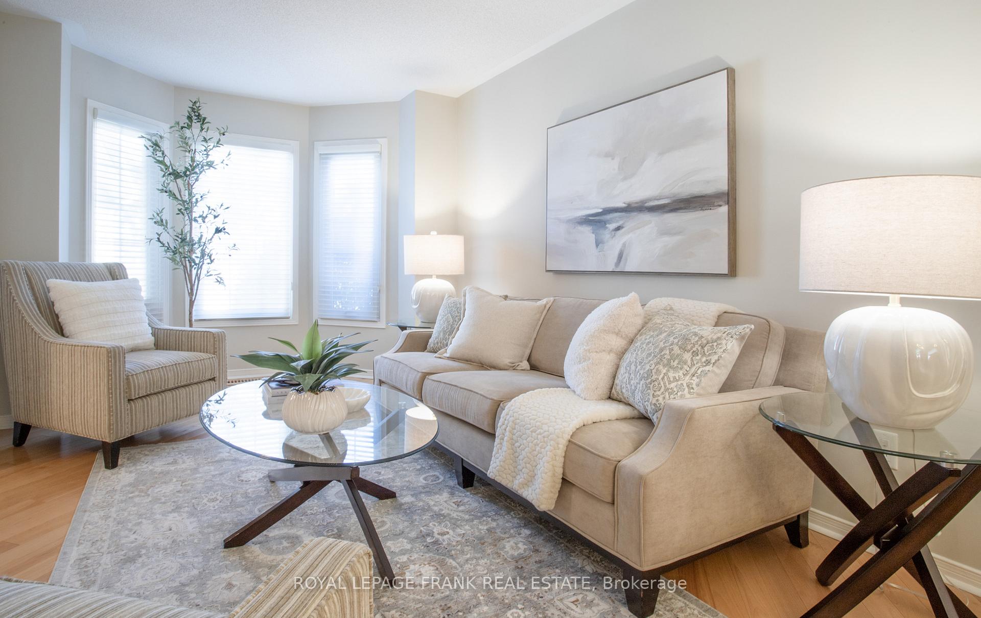 Photo 7 of 39 Winterberry Drive, Whitby, Rolling Acres — HOMEH