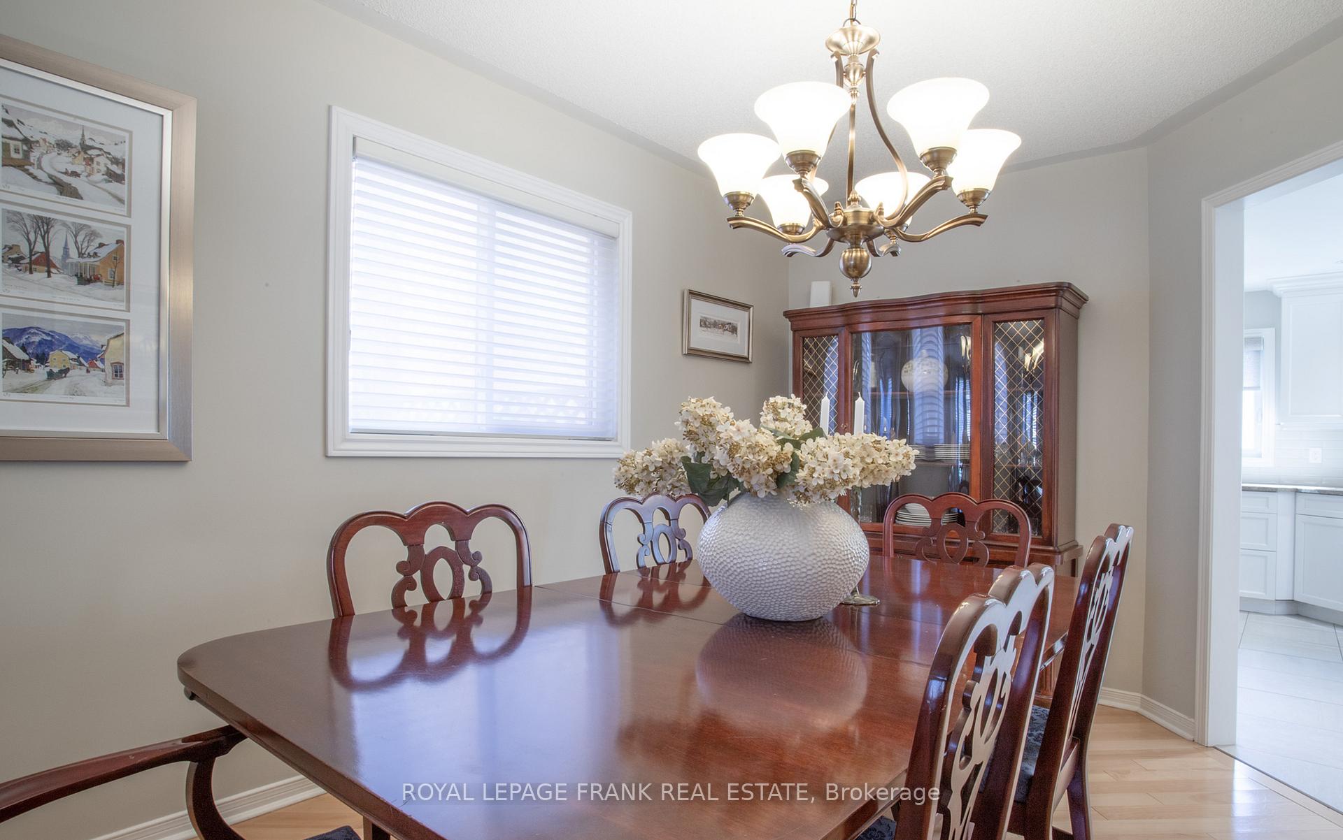 Photo 10 of 39 Winterberry Drive, Whitby, Rolling Acres — HOMEH