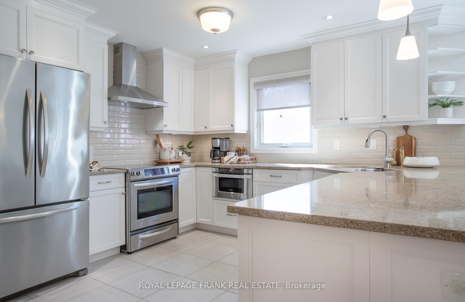 Photo 13 of 39 Winterberry Drive, Whitby, Rolling Acres — HOMEH