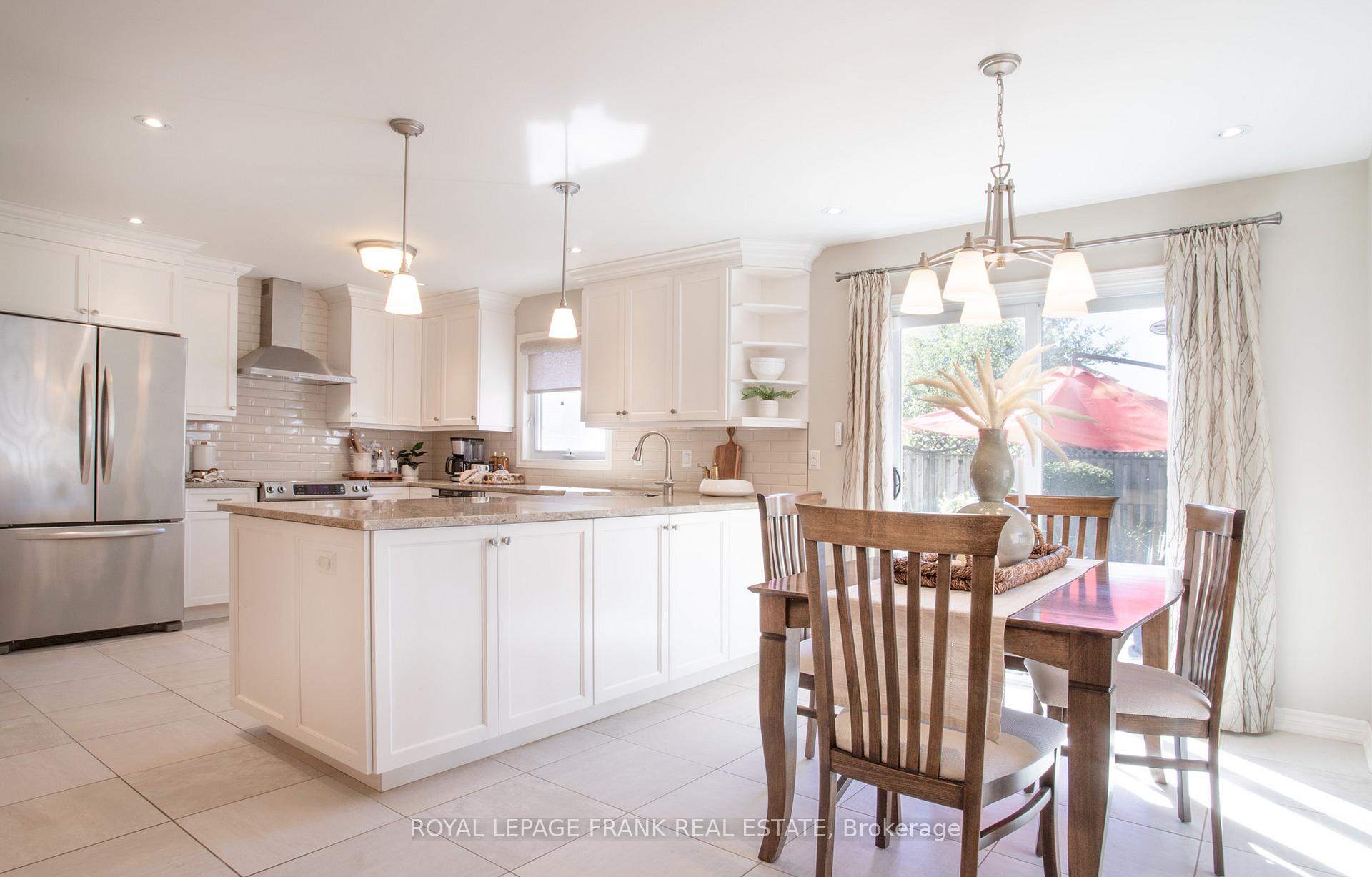 Photo 17 of 39 Winterberry Drive, Whitby, Rolling Acres — HOMEH