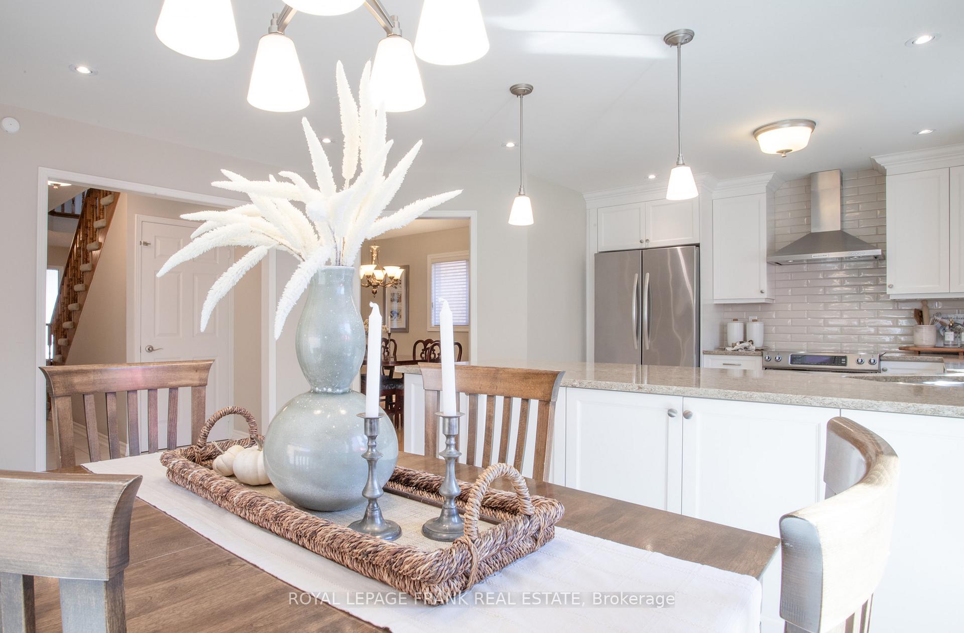 Photo 18 of 39 Winterberry Drive, Whitby, Rolling Acres — HOMEH