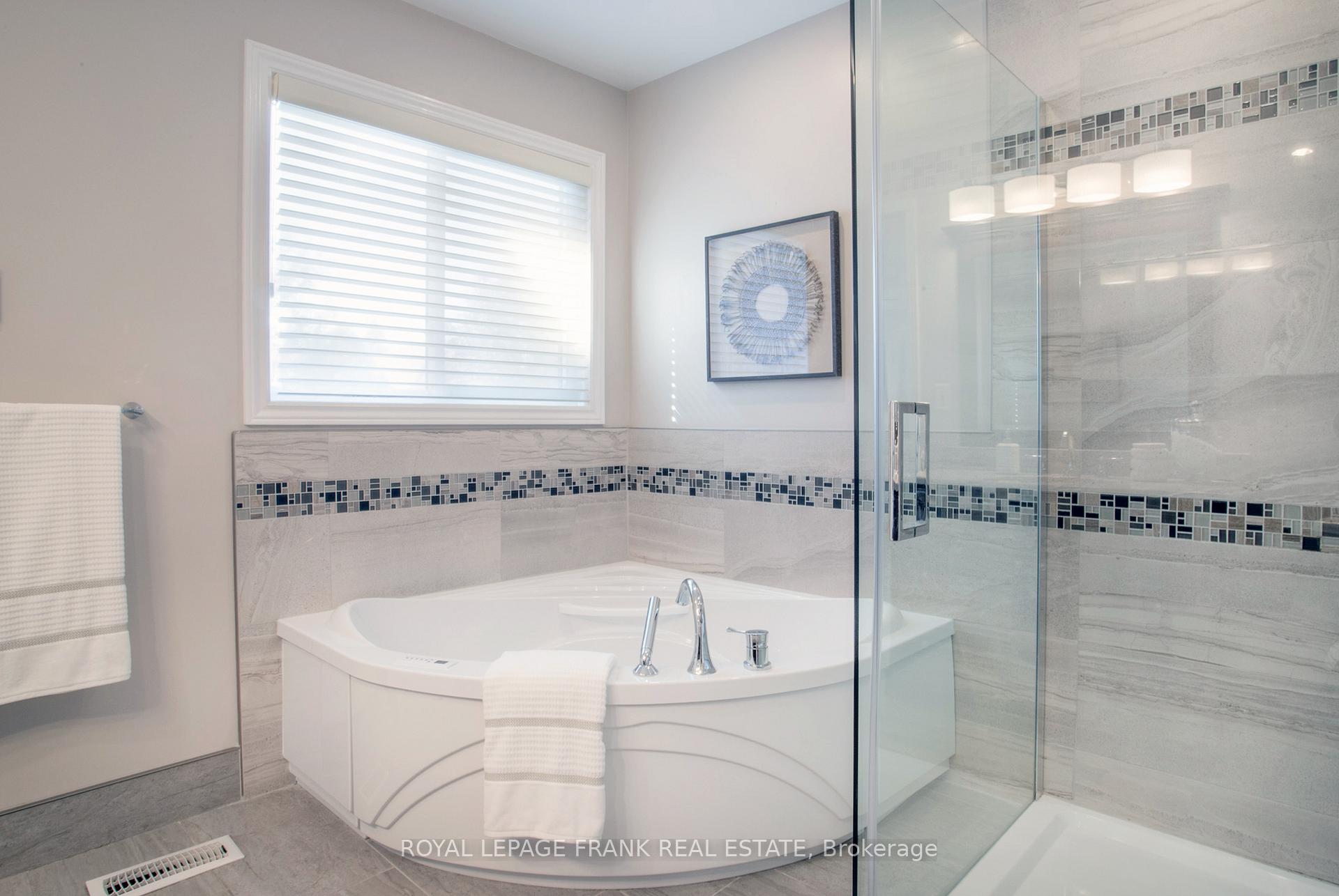 Photo 27 of 39 Winterberry Drive, Whitby, Rolling Acres — HOMEH