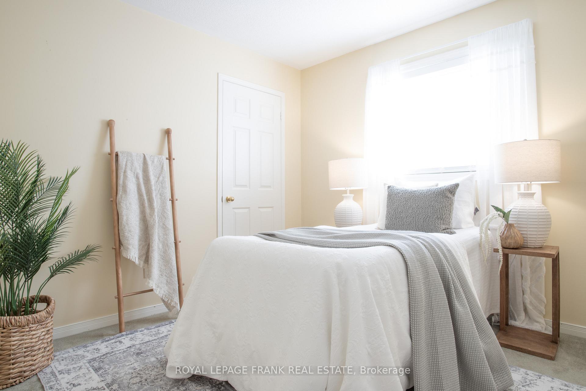 Photo 28 of 39 Winterberry Drive, Whitby, Rolling Acres — HOMEH