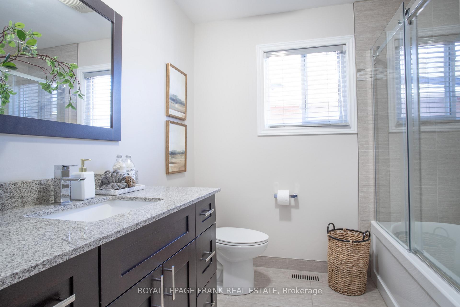 Photo 32 of 39 Winterberry Drive, Whitby, Rolling Acres — HOMEH