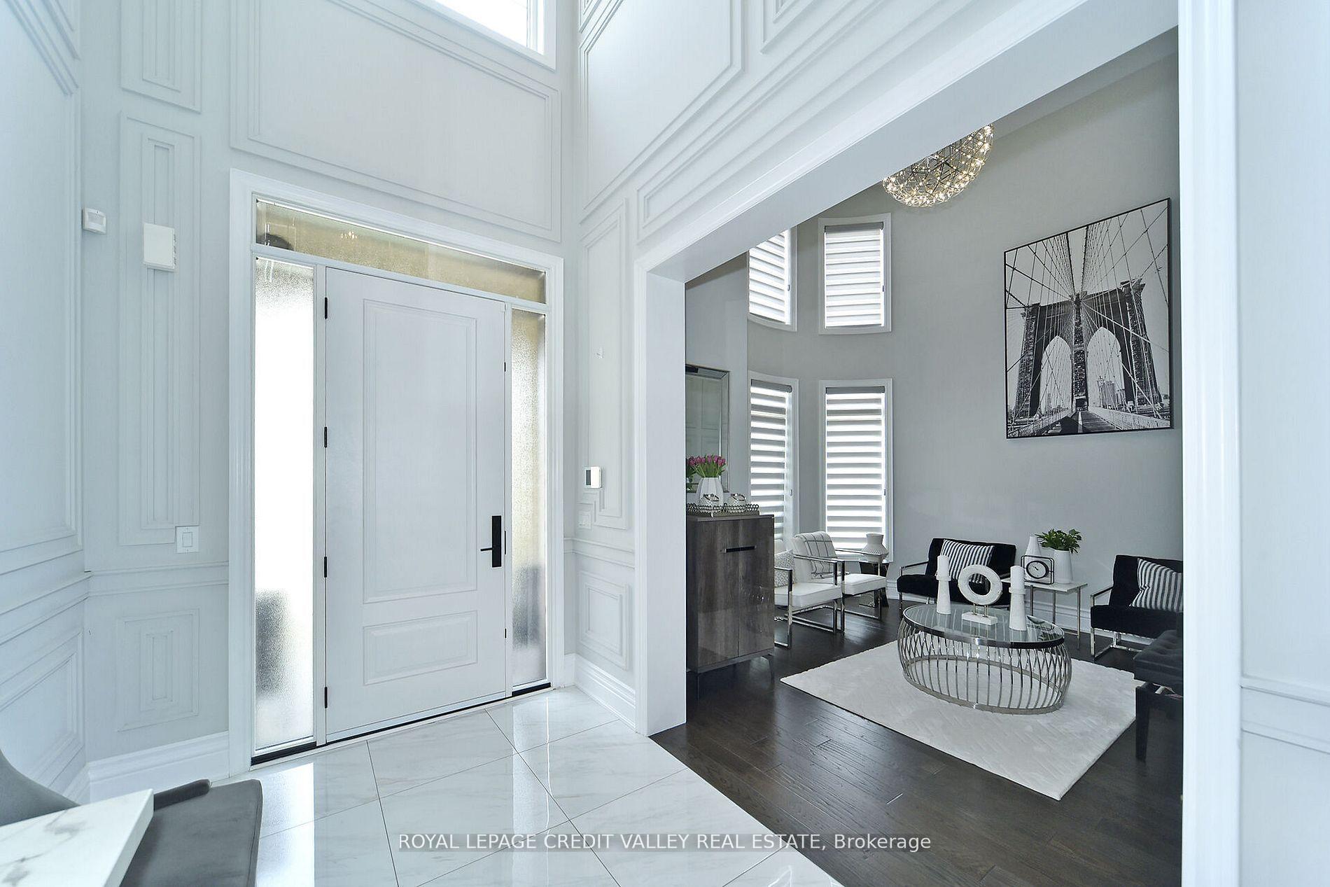Photo 5 of 47 Nave Street, Vaughan, Kleinburg — HOMEH