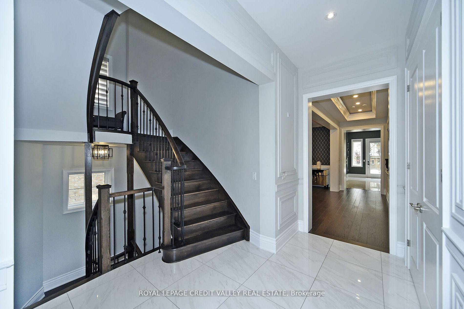 Photo 7 of 47 Nave Street, Vaughan, Kleinburg — HOMEH