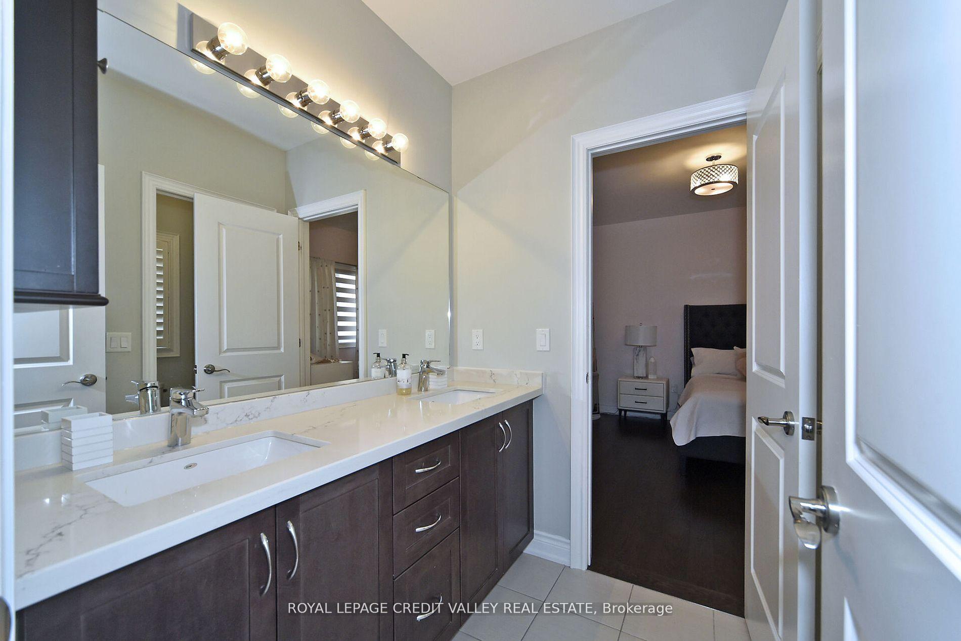 Photo 28 of 47 Nave Street, Vaughan, Kleinburg — HOMEH