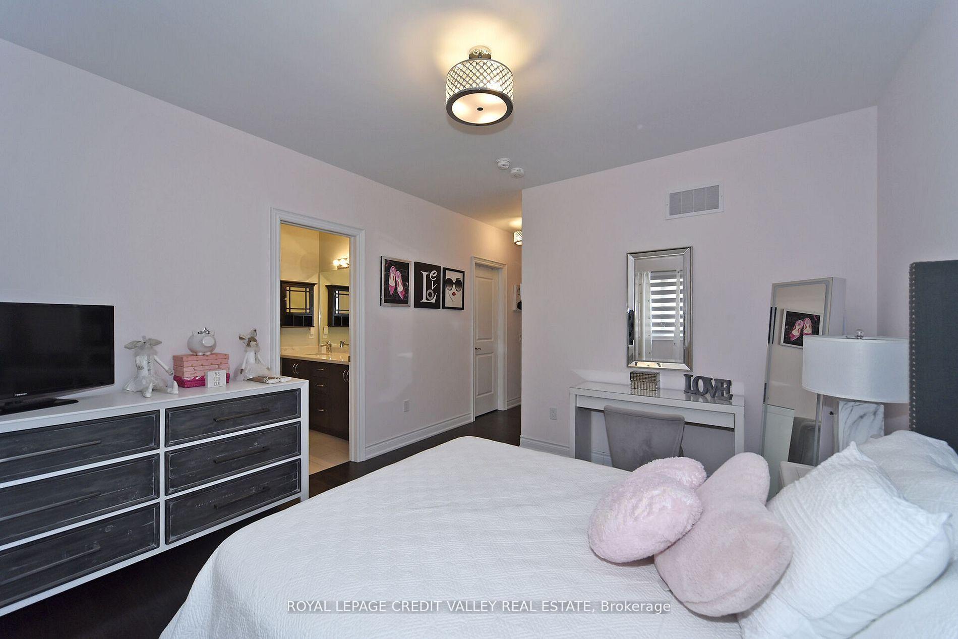 Photo 30 of 47 Nave Street, Vaughan, Kleinburg — HOMEH