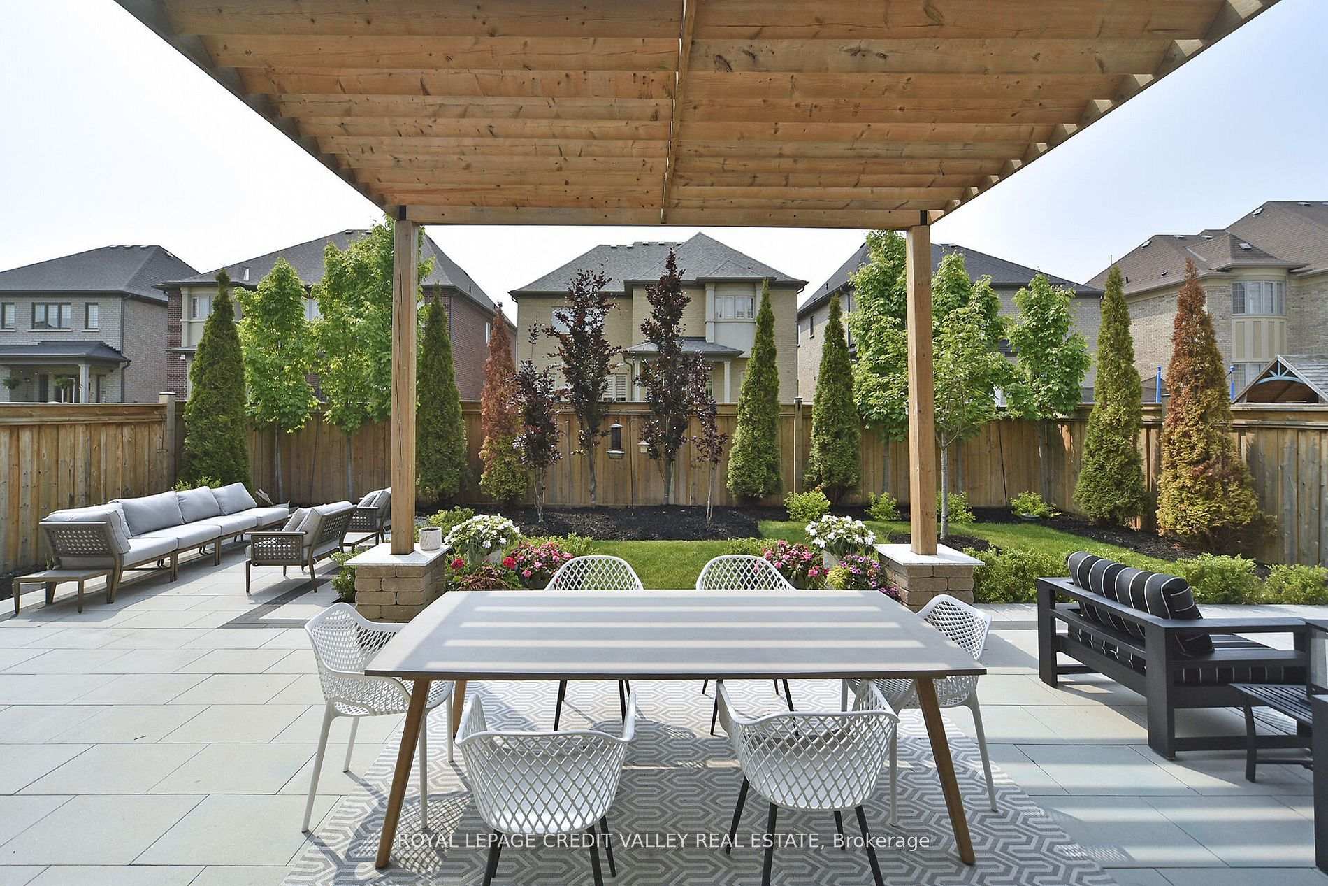 Photo 39 of 47 Nave Street, Vaughan, Kleinburg — HOMEH