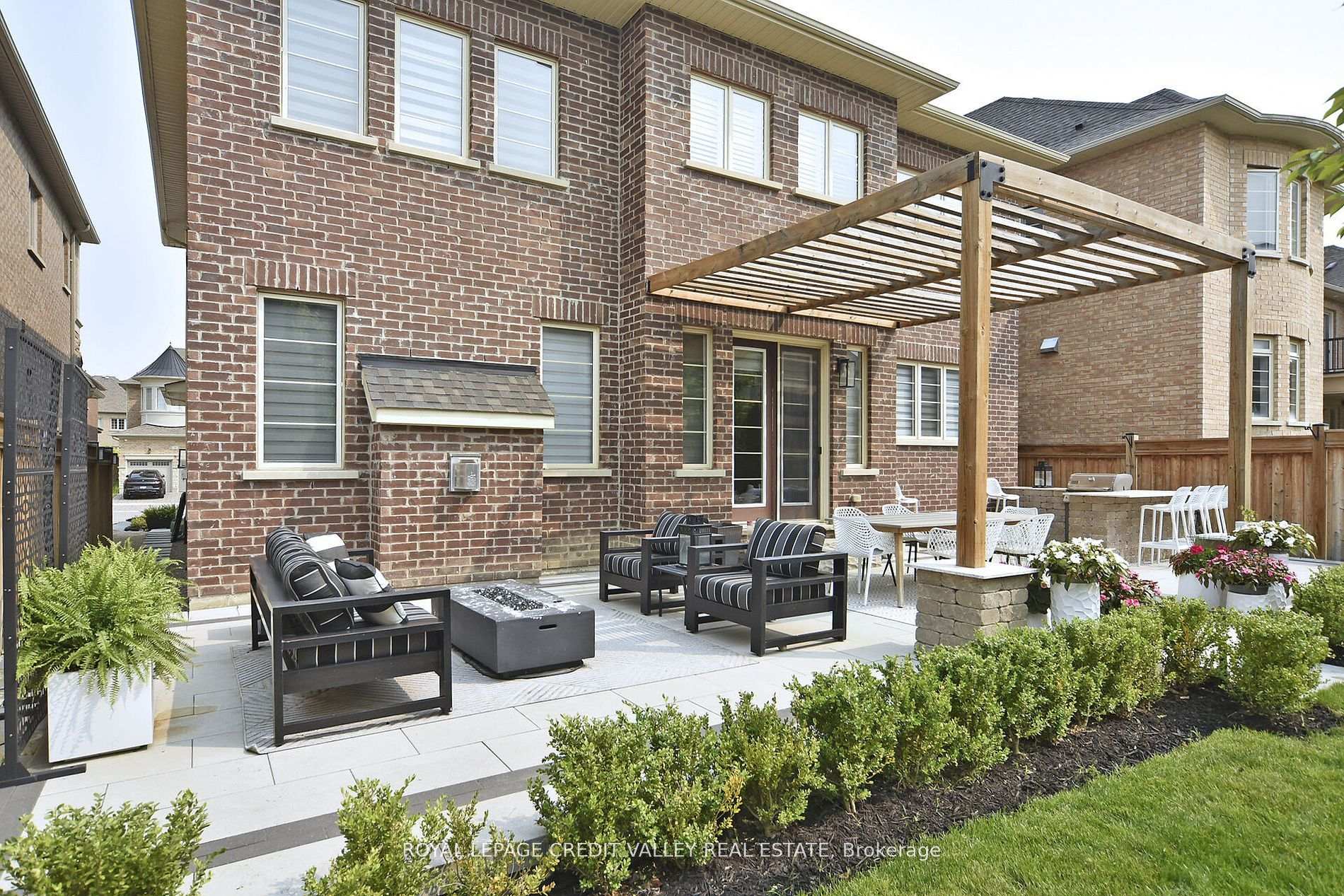Photo 42 of 47 Nave Street, Vaughan, Kleinburg — HOMEH