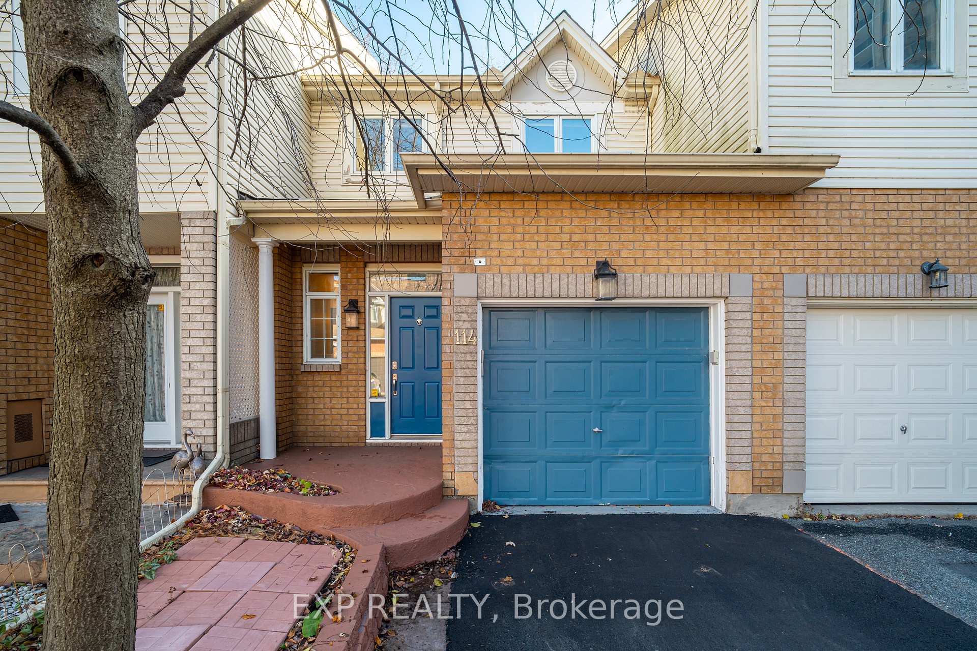 Photo 1 of 114 Corsica Private, Ottawa, Riverview Park — HOMEH