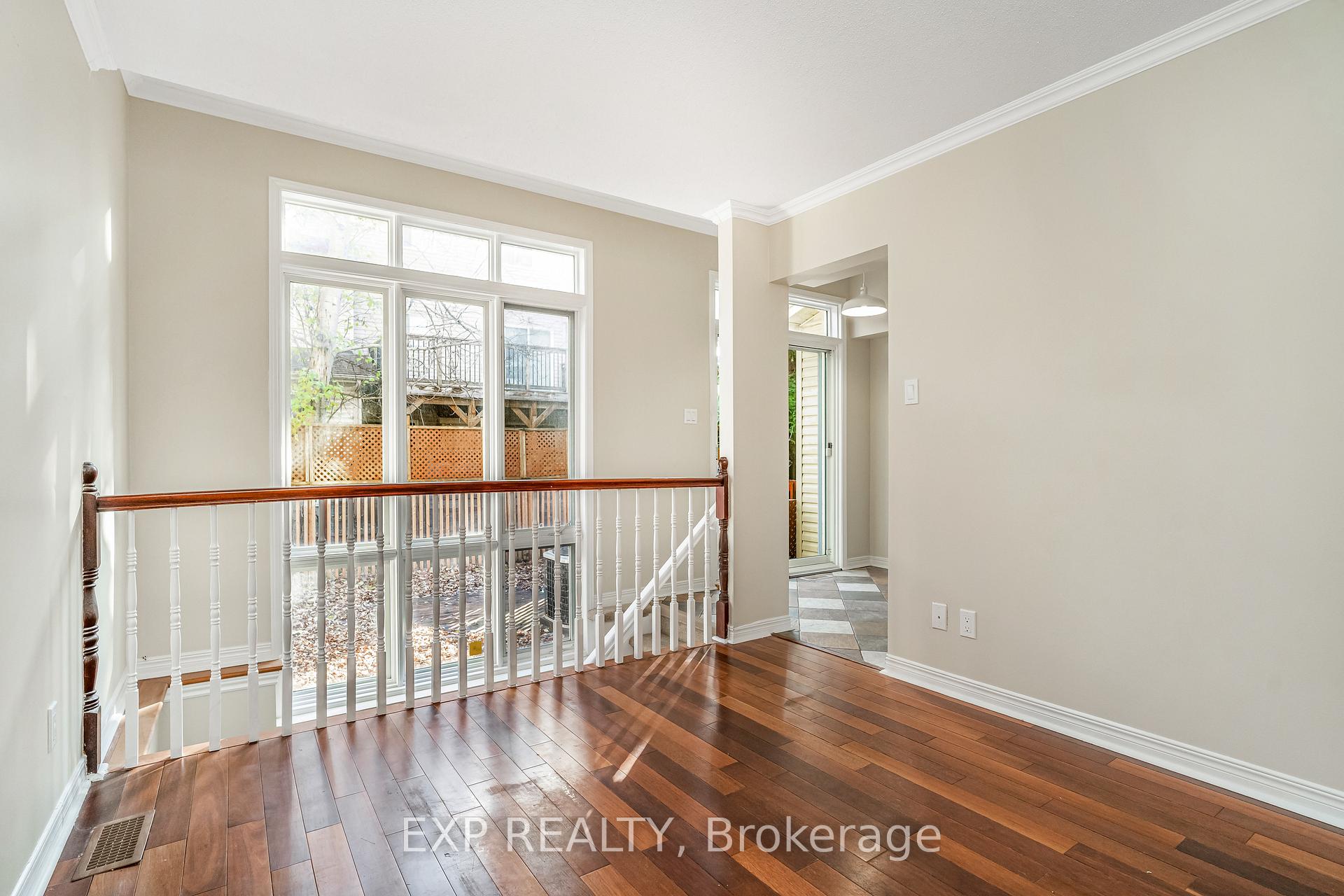 Photo 6 of 114 Corsica Private, Ottawa, Riverview Park — HOMEH