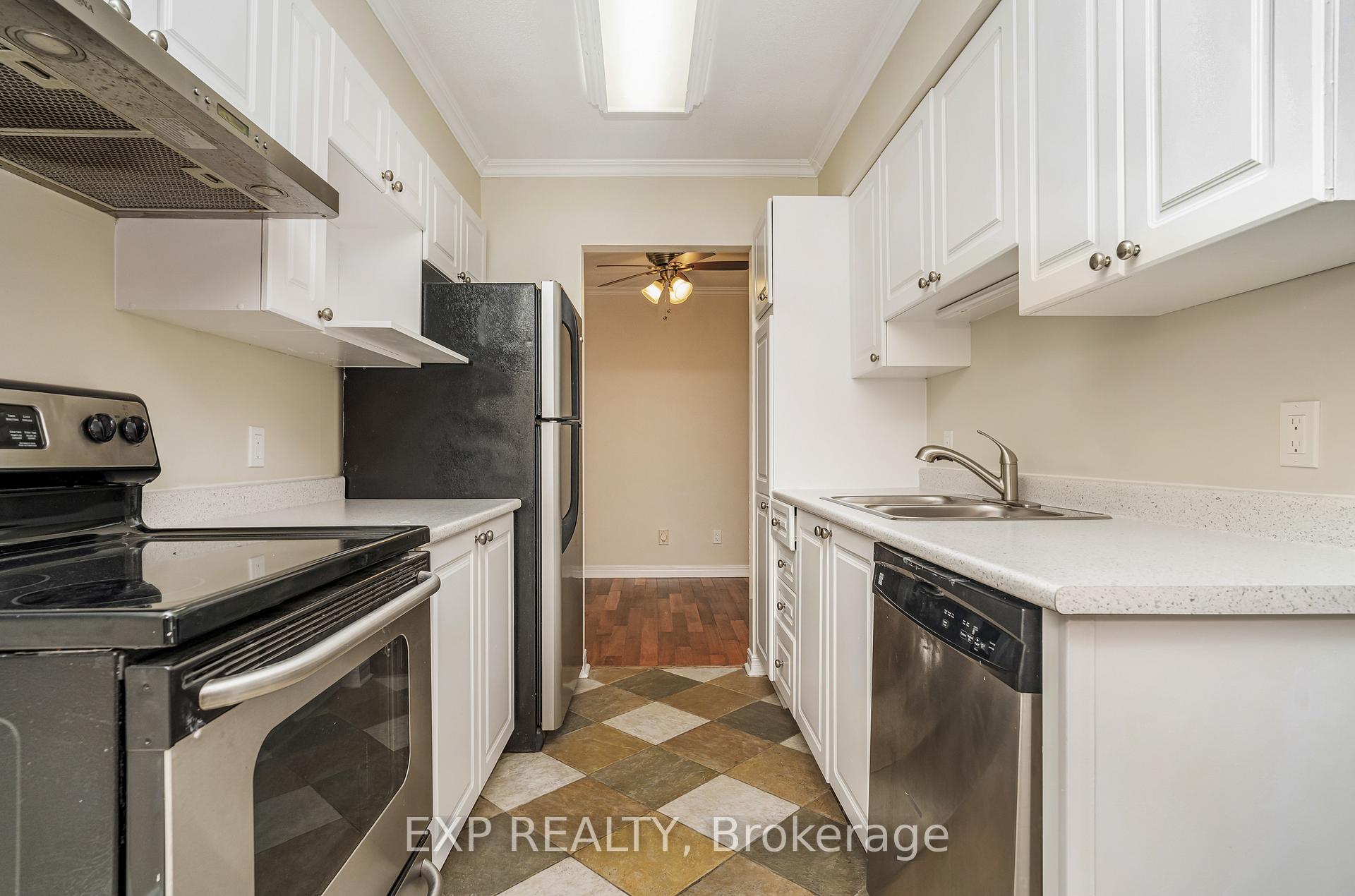 Photo 8 of 114 Corsica Private, Ottawa, Riverview Park — HOMEH