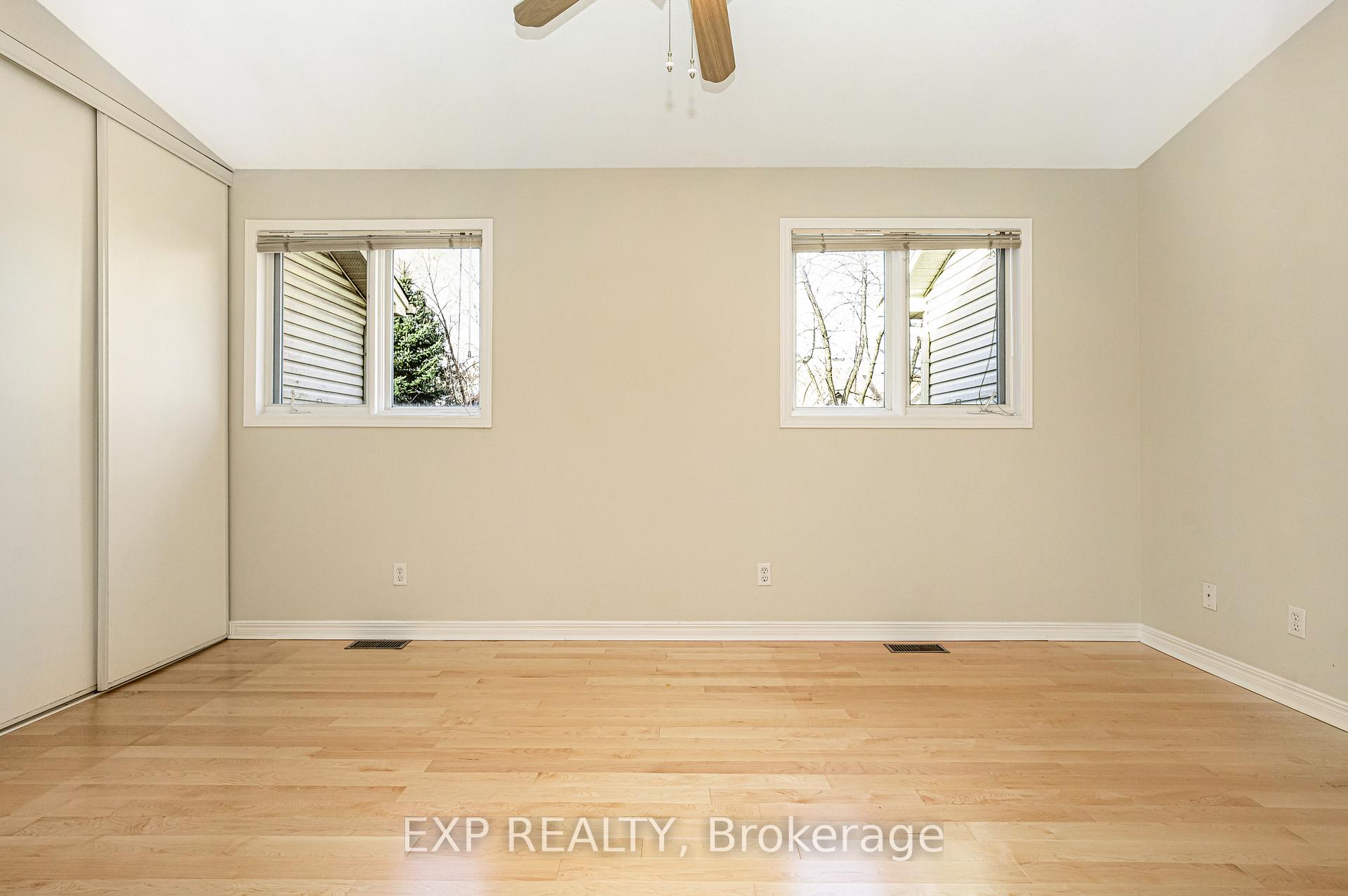 Photo 12 of 114 Corsica Private, Ottawa, Riverview Park — HOMEH